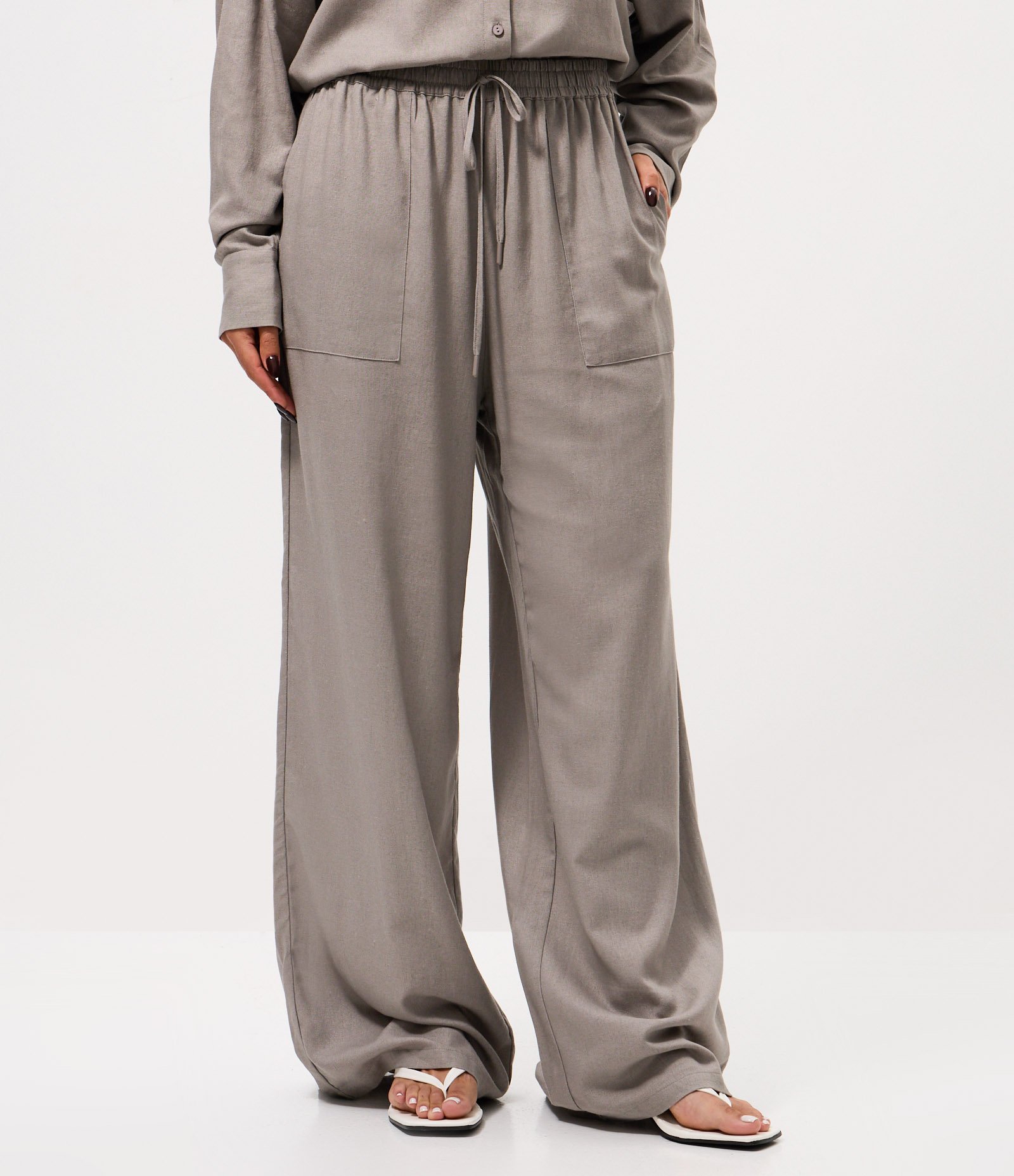 Calça Wide em Viscolinho com Cós Elástico e Amarração Cinza 2