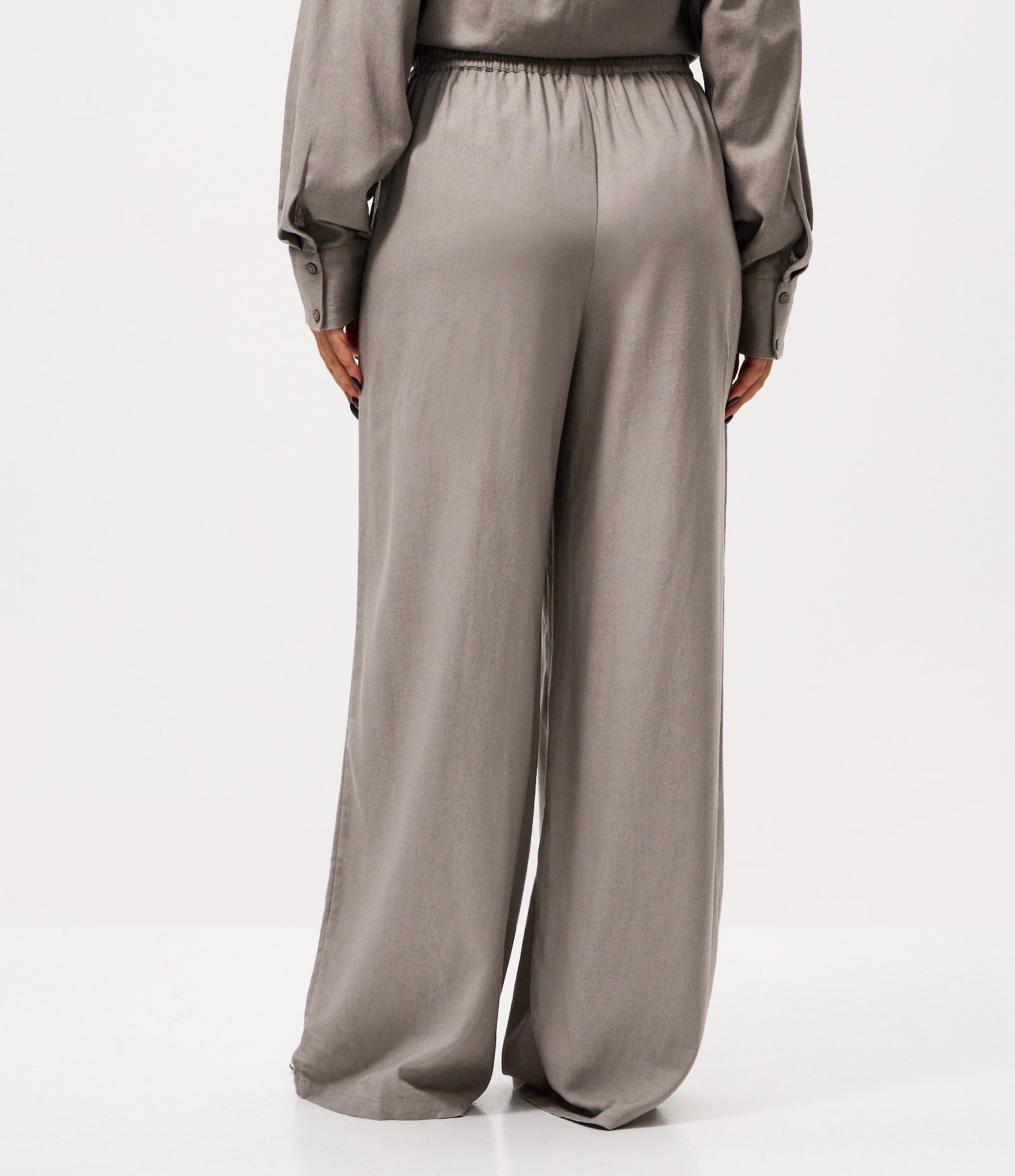 Calça Wide em Viscolinho com Cós Elástico e Amarração Cinza 4
