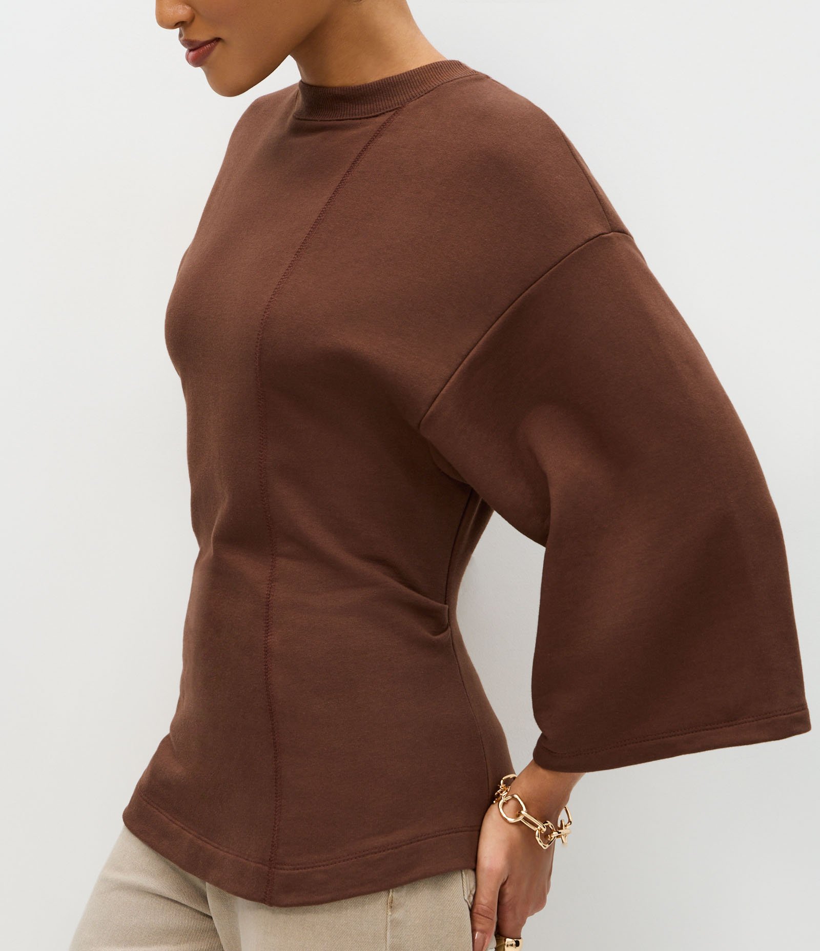 Blusa Moletom Acinturada com Mangas Amplas Marrom 4
