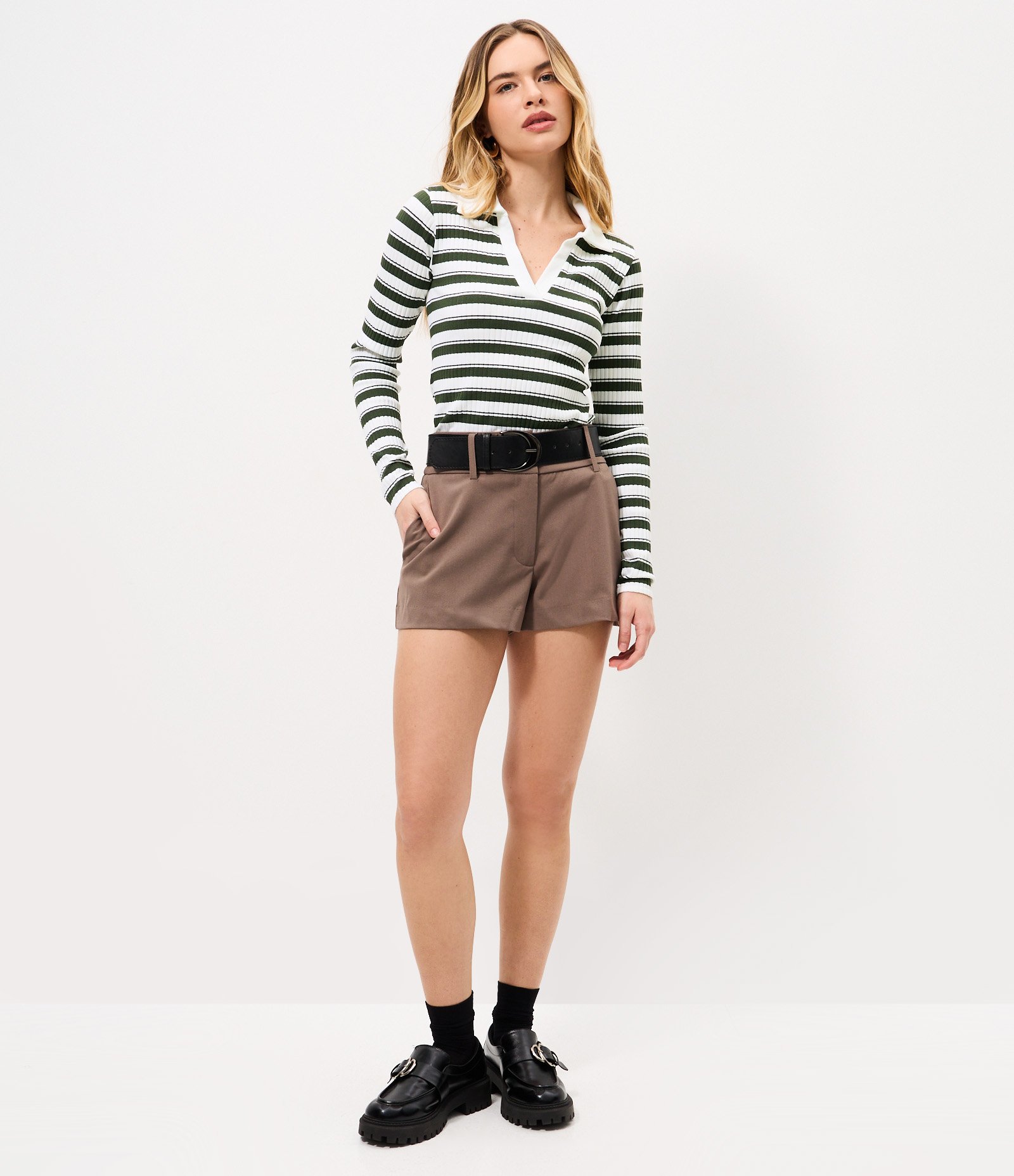 Blusa Seamless Listrada em Microfibra com Gola Polo Verde 2