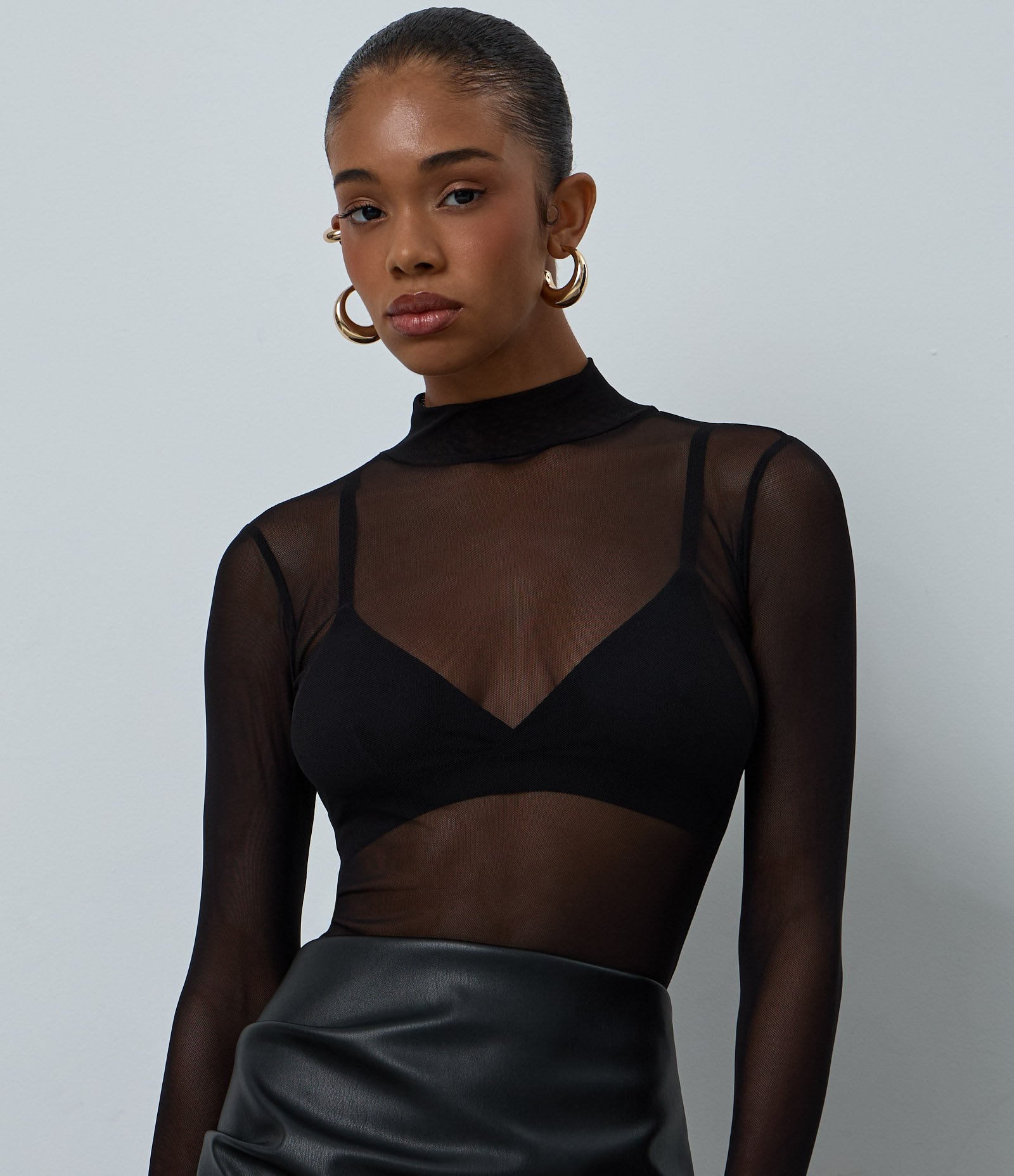 Body em Tule com Gola Alta e Manga Longa Preto 3