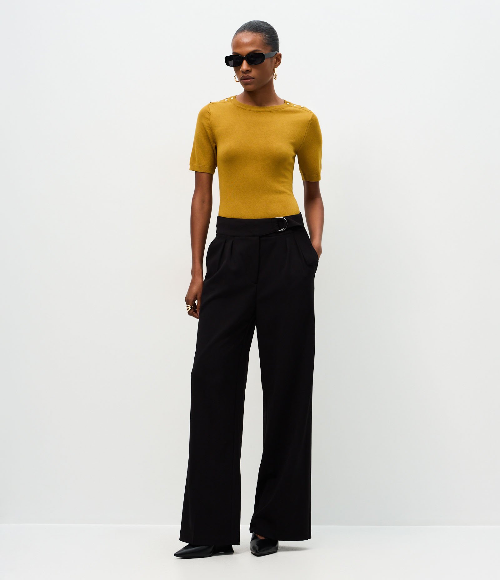 Blusa Regular em Tricô com Botões Delicados nos Ombros Verde 2
