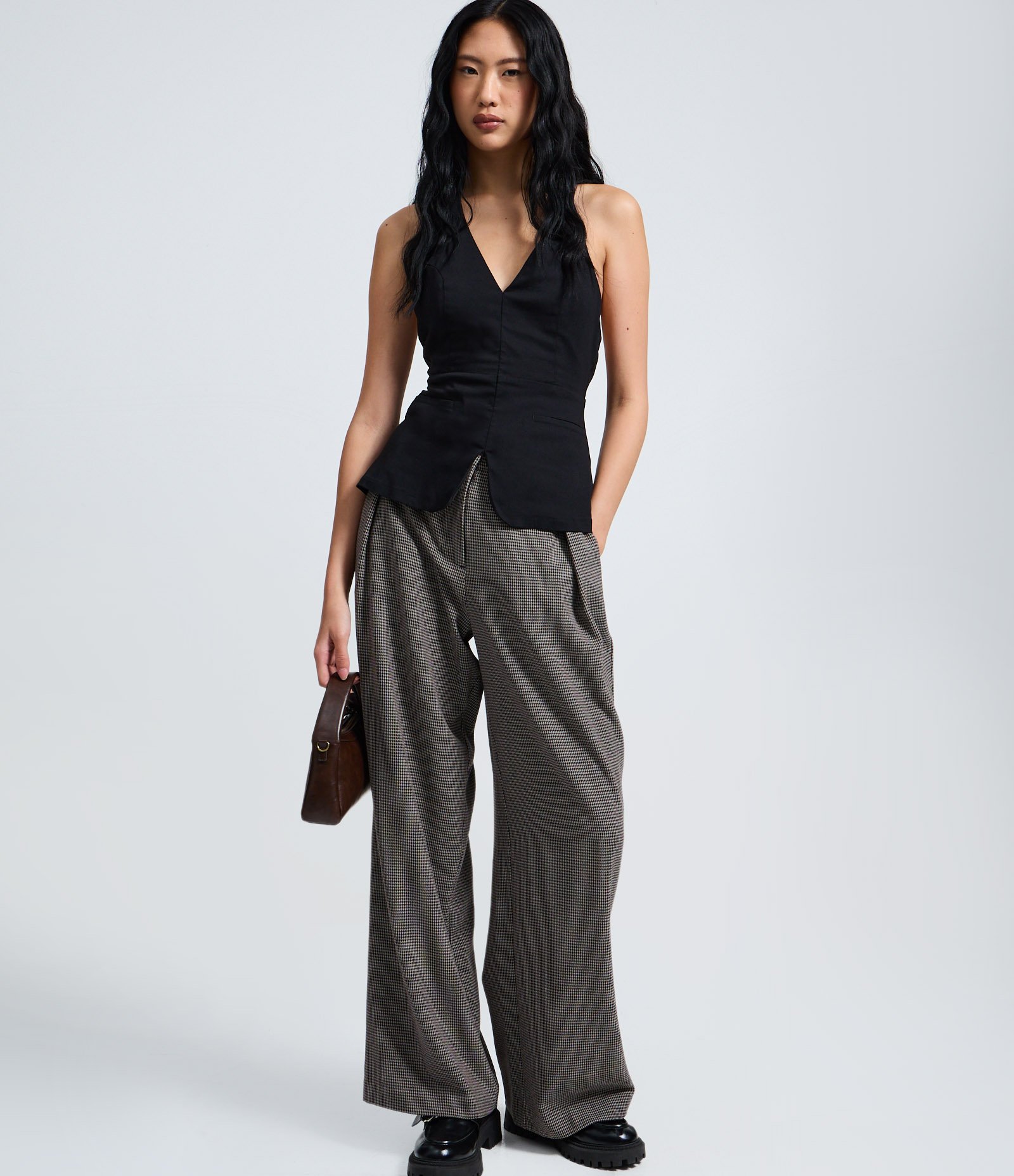 Blusa Frente Única em Bengaline com Bolsos Laterais Preto 2