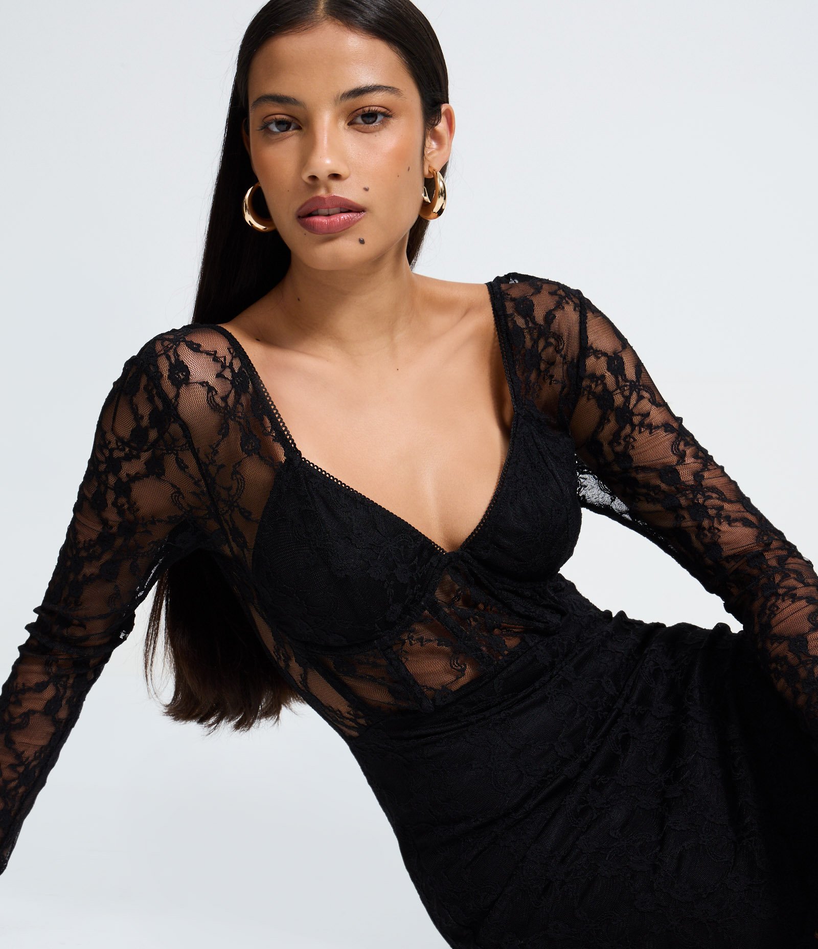 Vestido New Midi em Renda com Transparência Preto 3