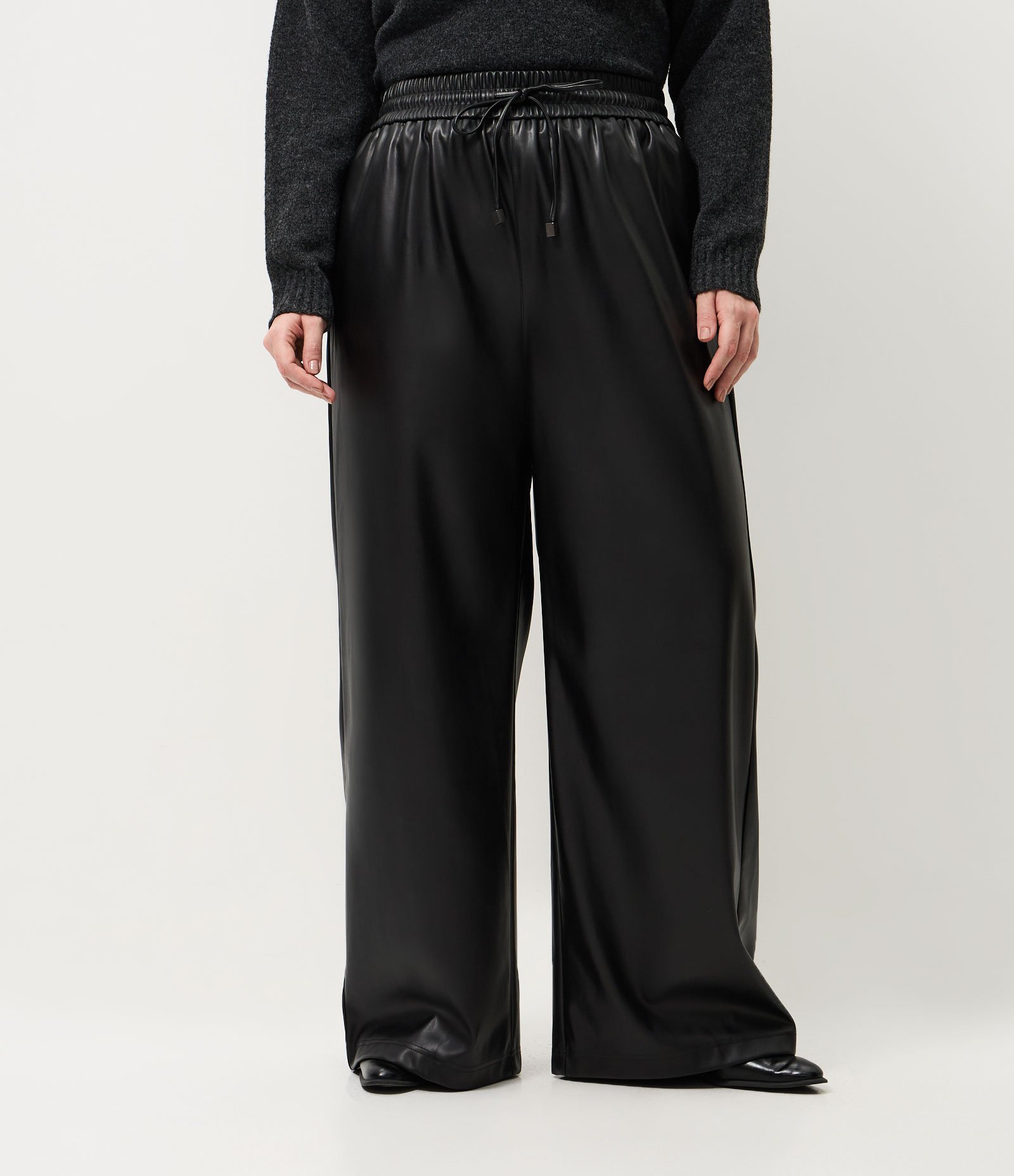 Calça PU Wide com Cós Elástico Curve & Plus Size Preto 2