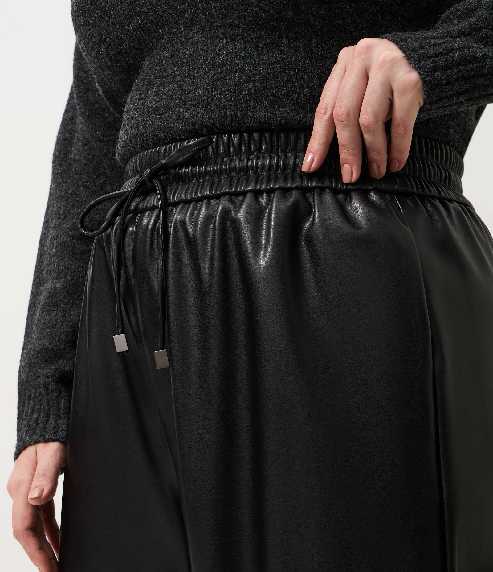 Calça PU Wide com Cós Elástico Curve & Plus Size Preto 3