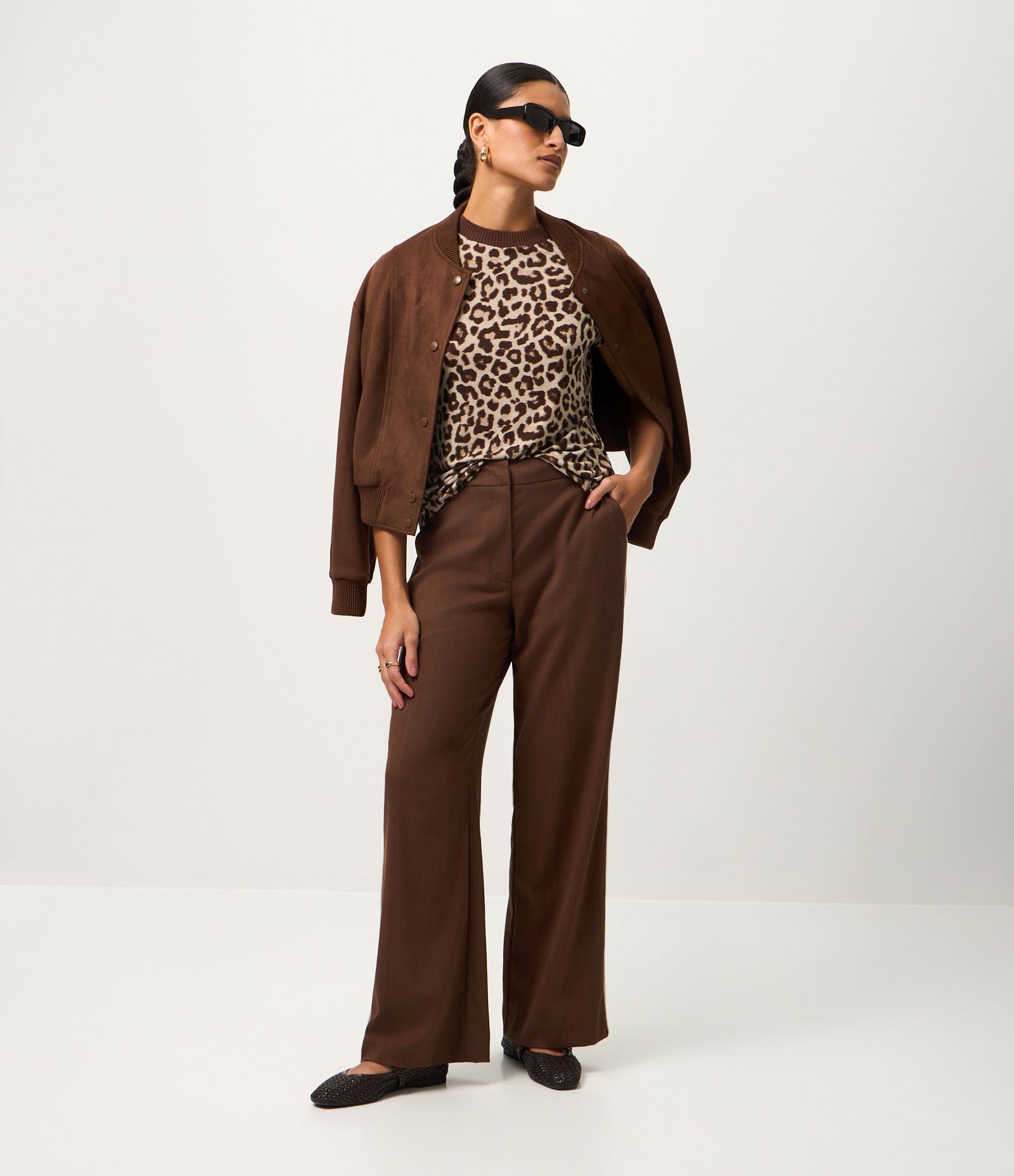Camiseta Regular em Tricô com Gola Alta e Estampa Animal Print Bege/Marrom 2