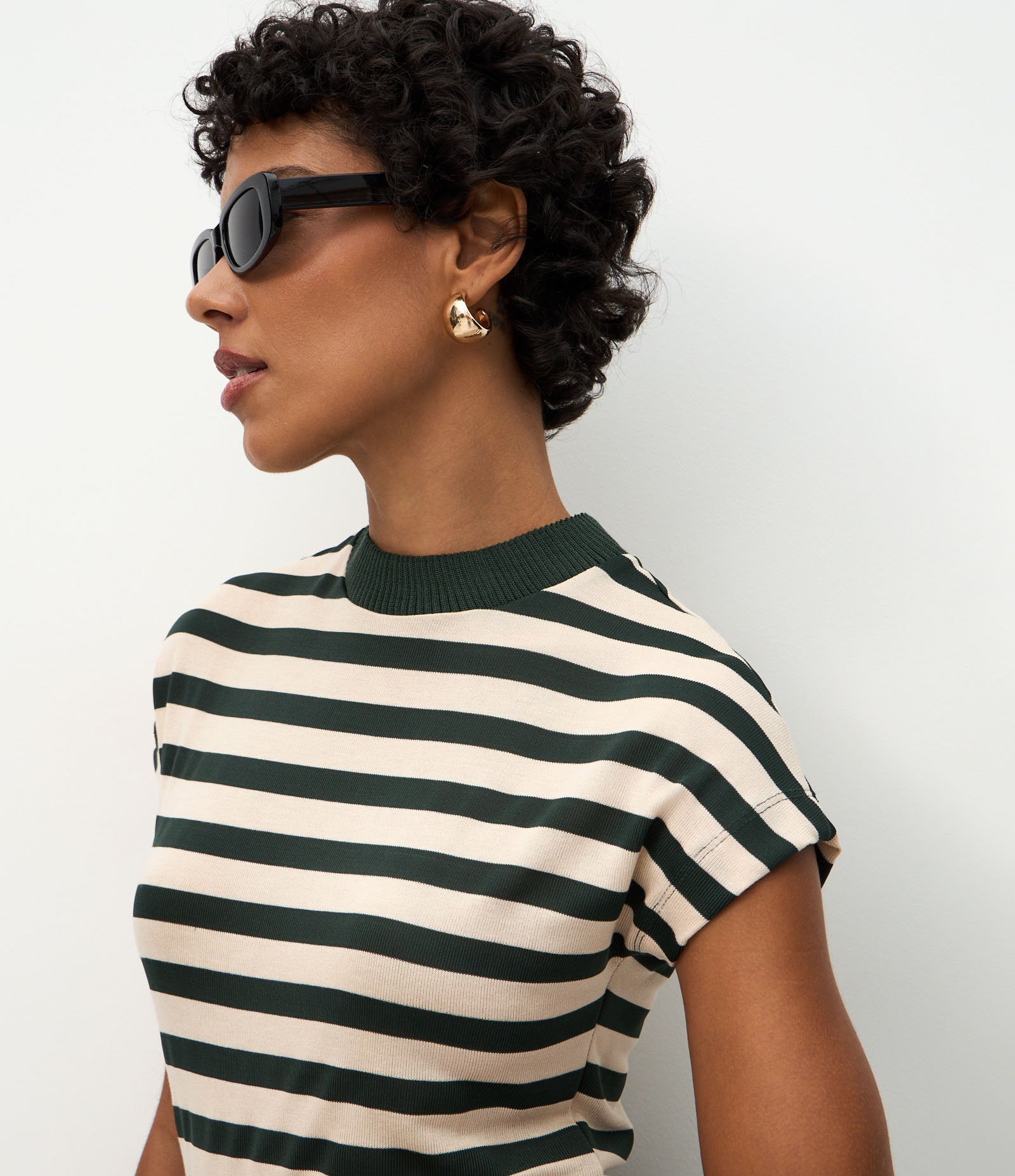 Camiseta em Tricô com Estampa Listrada e Gola Alta Off White/Verde 3