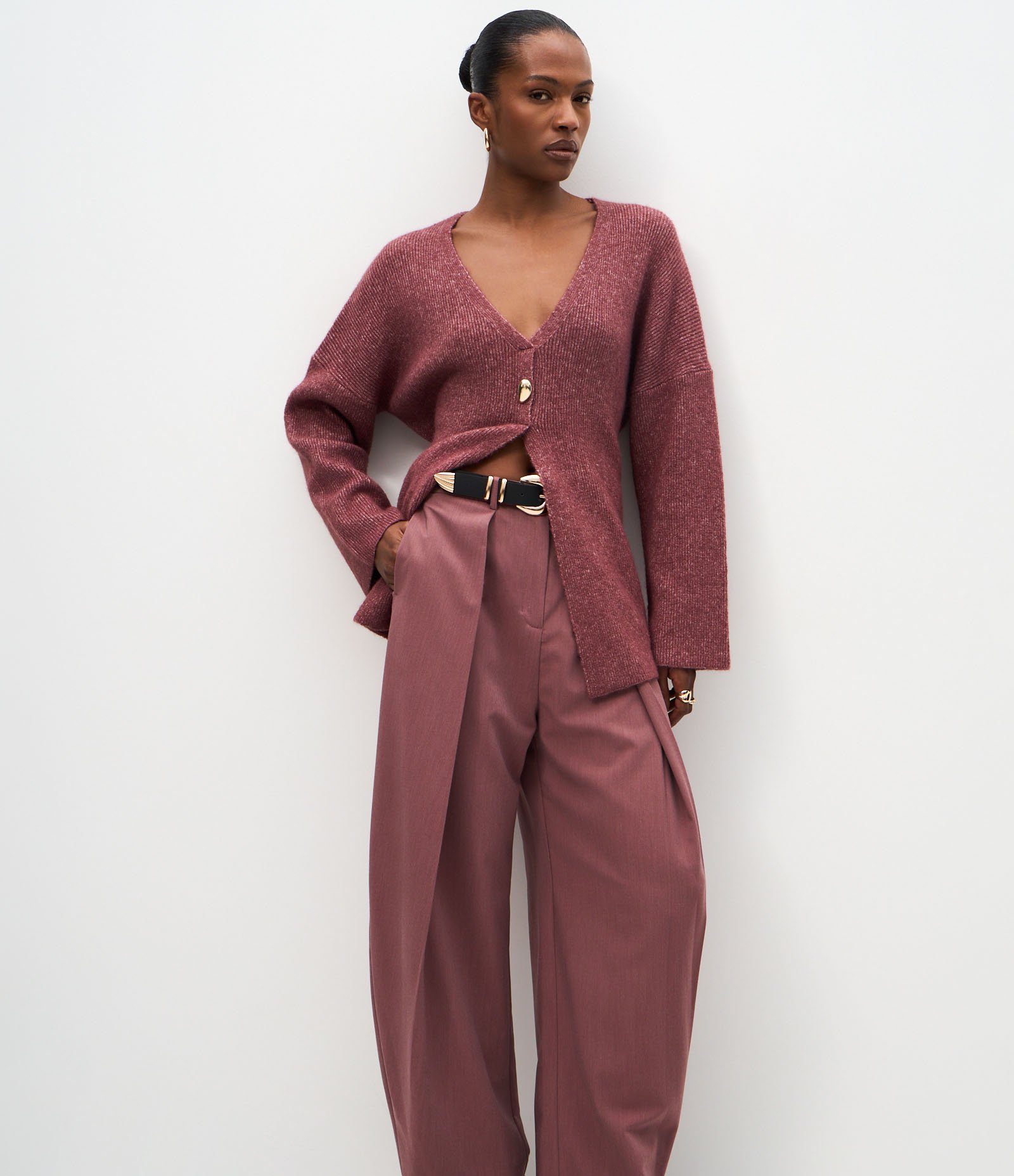 Calça Barrel Alfaiatada com Pregas Frontais e Cinto em PU Rosa 2