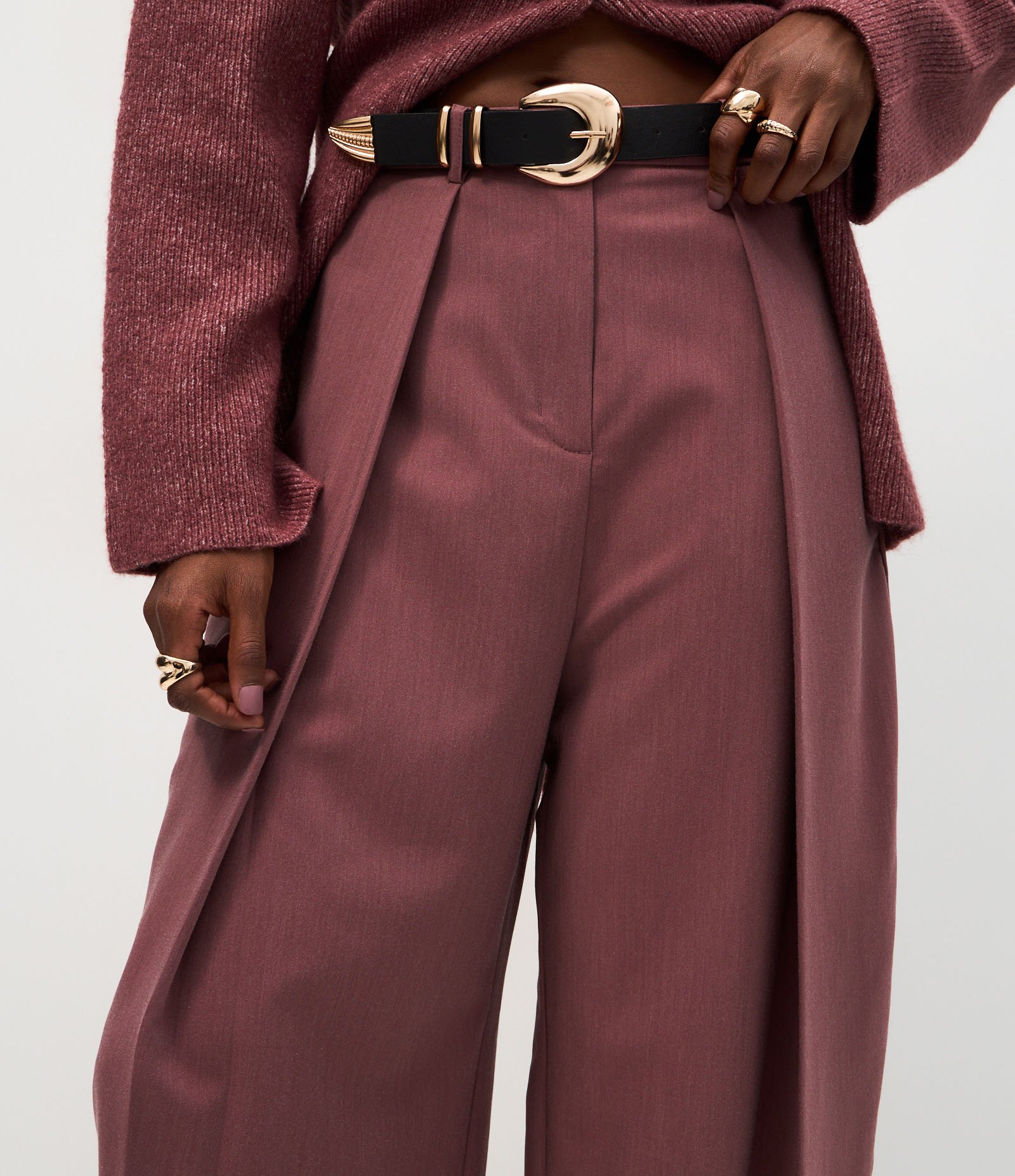 Calça Barrel Alfaiatada com Pregas Frontais e Cinto em PU Rosa 4