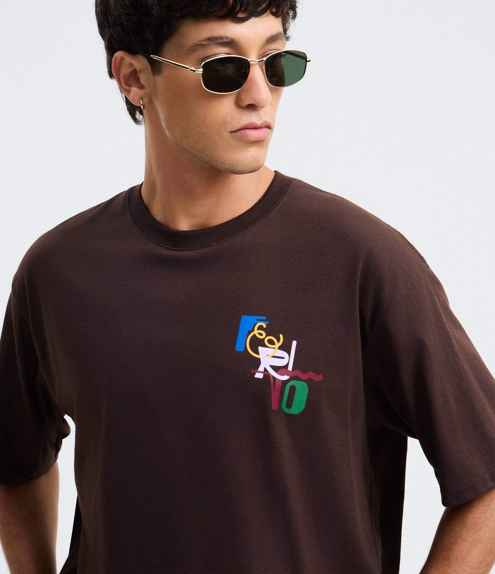 Camiseta Boxy com Manga Curta e Lettering Fervo Rio Marrom 4