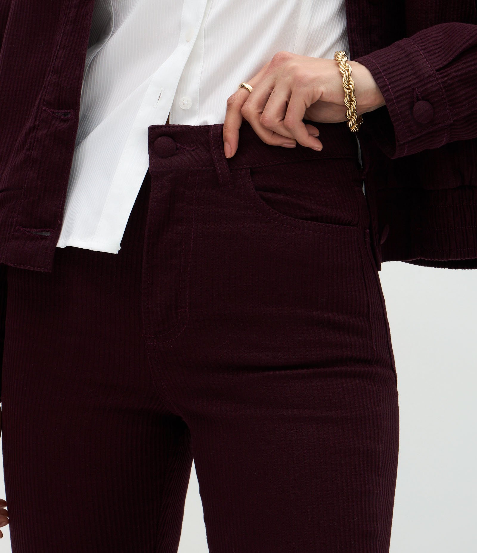 Calça Boot Cut Canelada em Sarja com Botão Forrado Vermelho Escuro 3