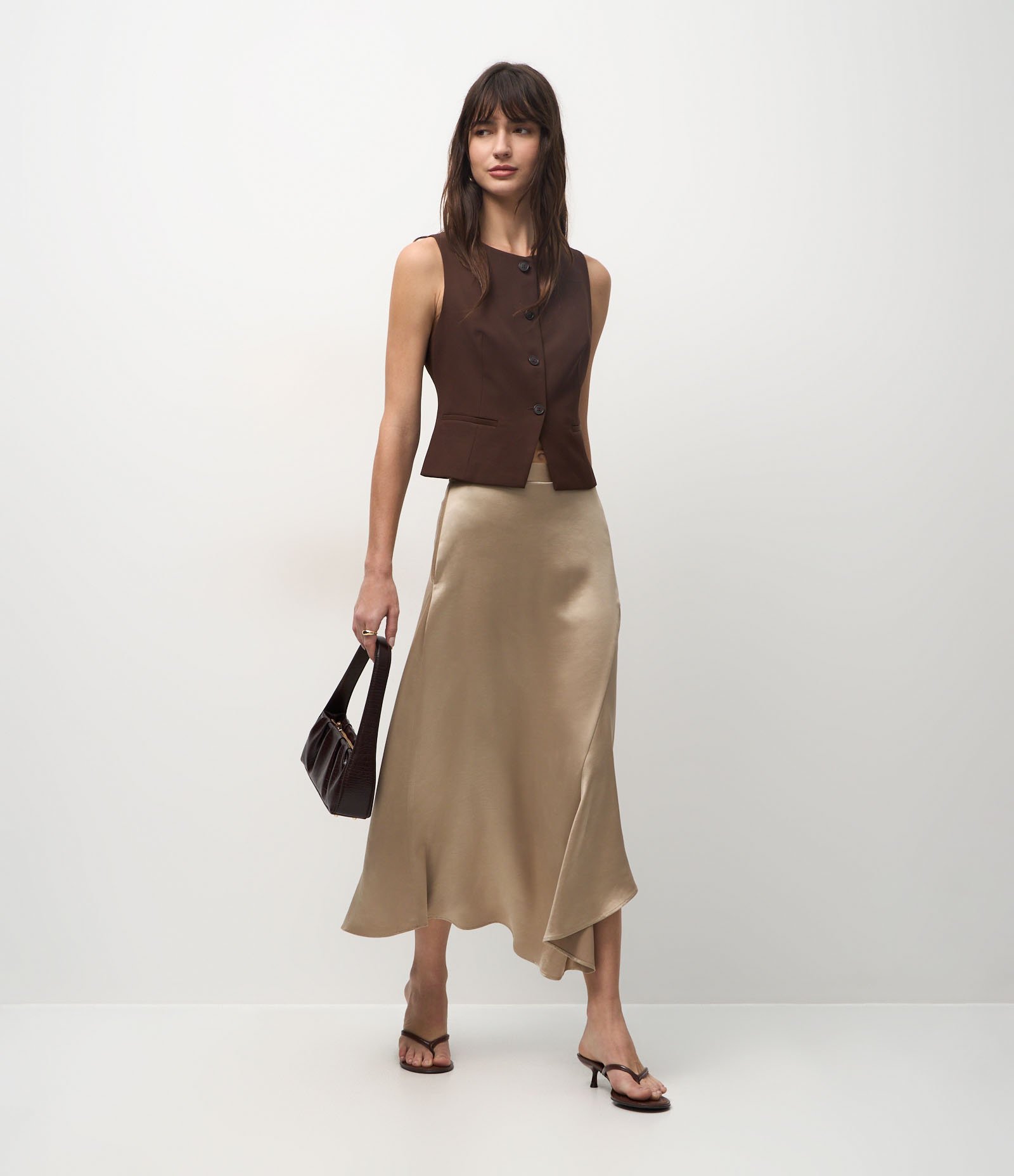 Saia Midi Acetinada com Barra Assimétrica Bege 1