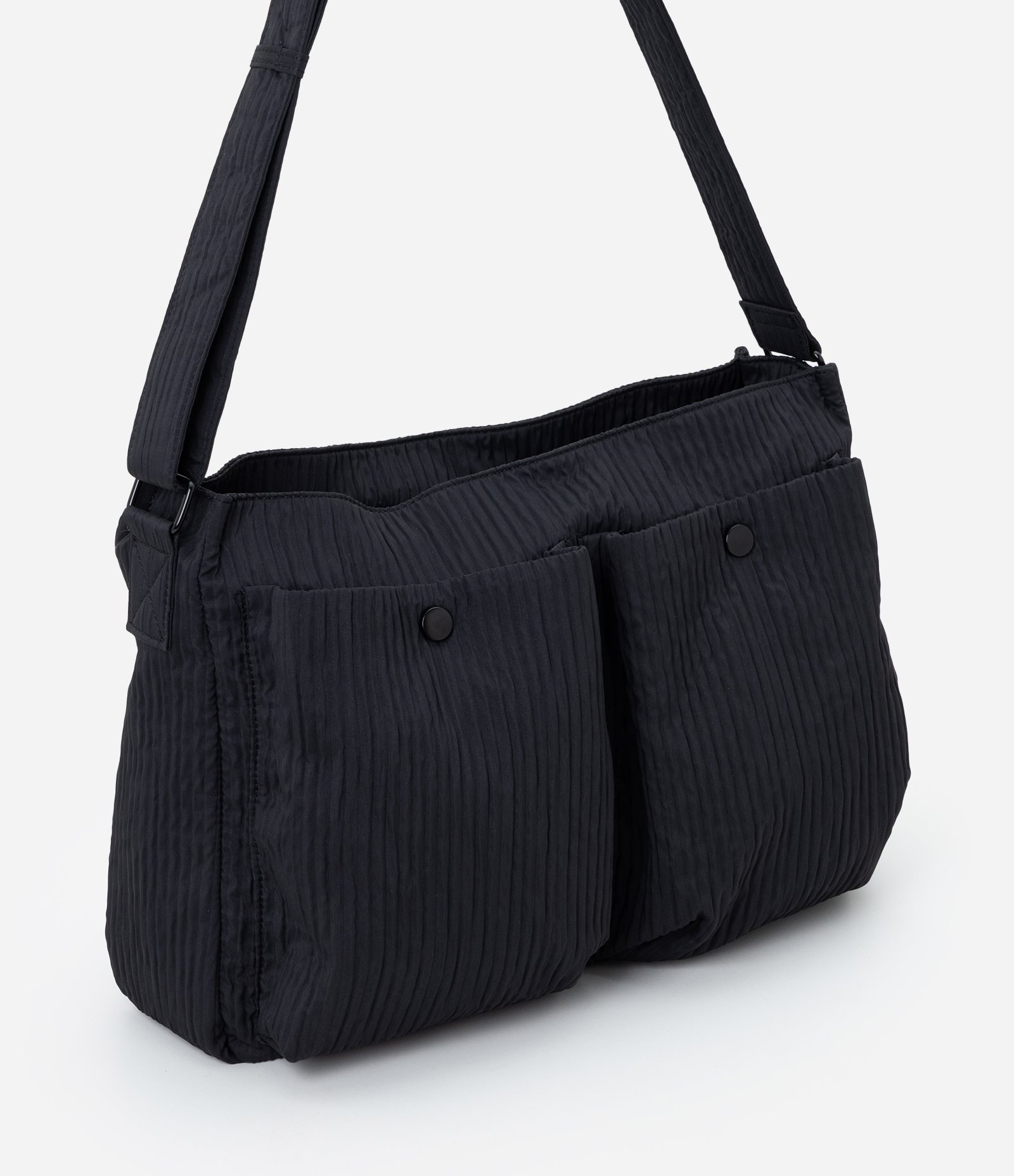 Bolsa Masculina Messenger Texturizada com Bolsos Frontais Preto 2