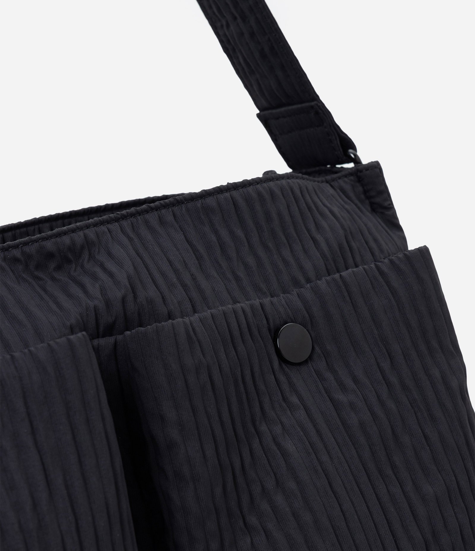 Bolsa Masculina Messenger Texturizada com Bolsos Frontais Preto 5