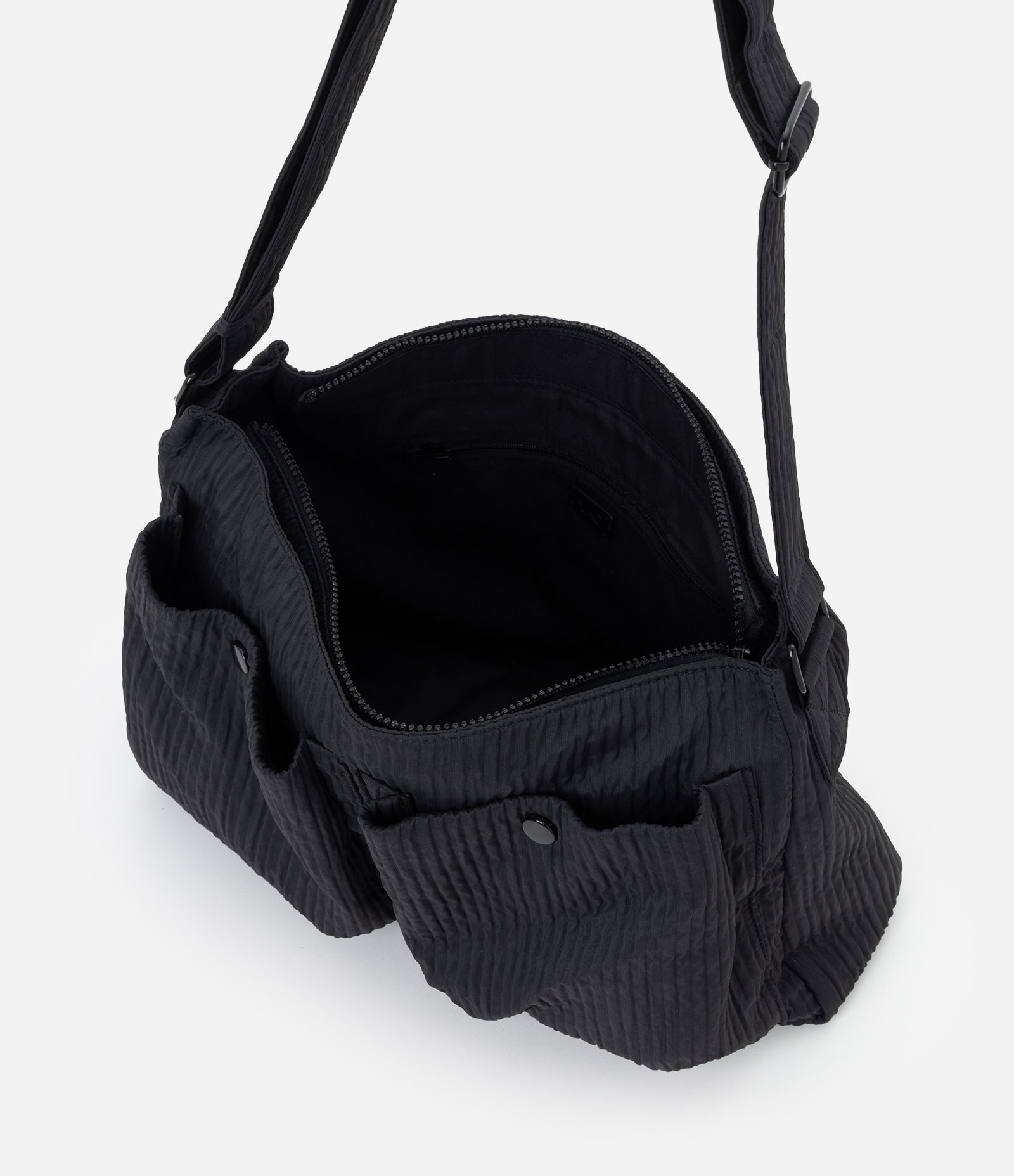 Bolsa Masculina Messenger Texturizada com Bolsos Frontais Preto 7