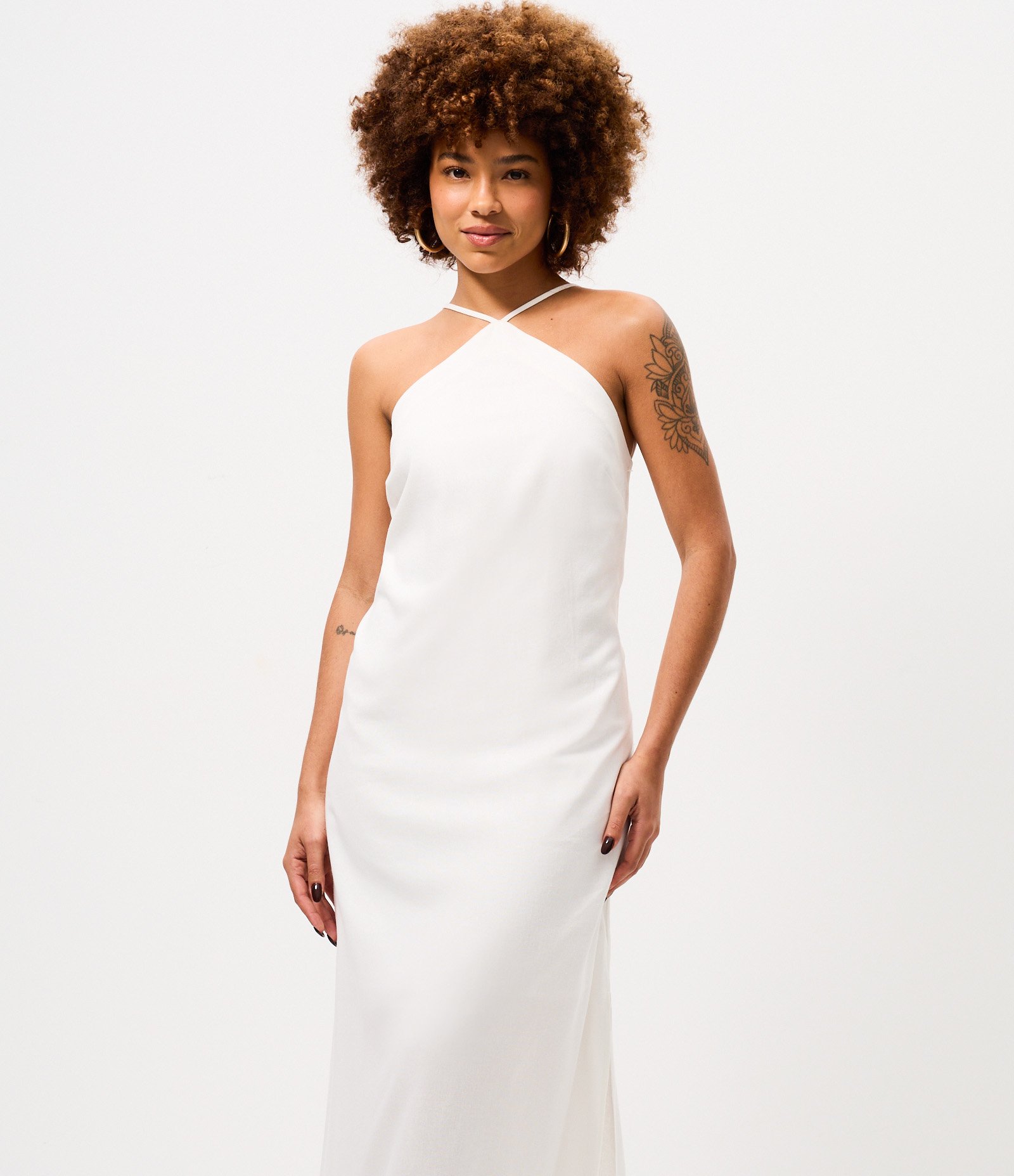 Vestido Midi em Viscolinho com Decote Halter e Fendas Laterais Branco 2