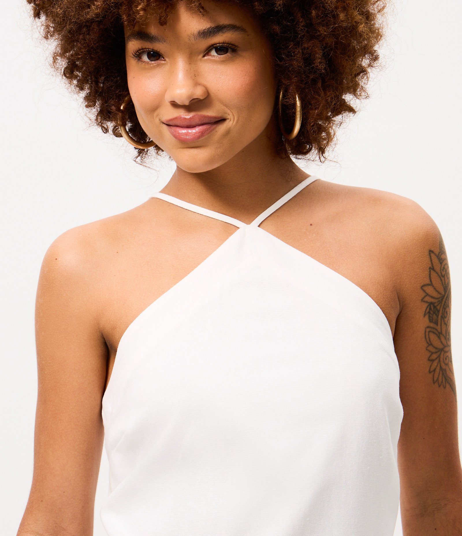 Vestido Midi em Viscolinho com Decote Halter e Fendas Laterais Branco 3