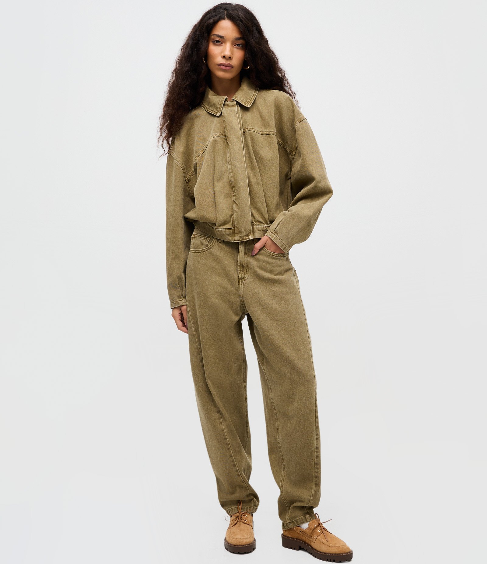 Jaqueta Bomber em Jeans com Pregas e Gola Polo Marrom Taupe 3