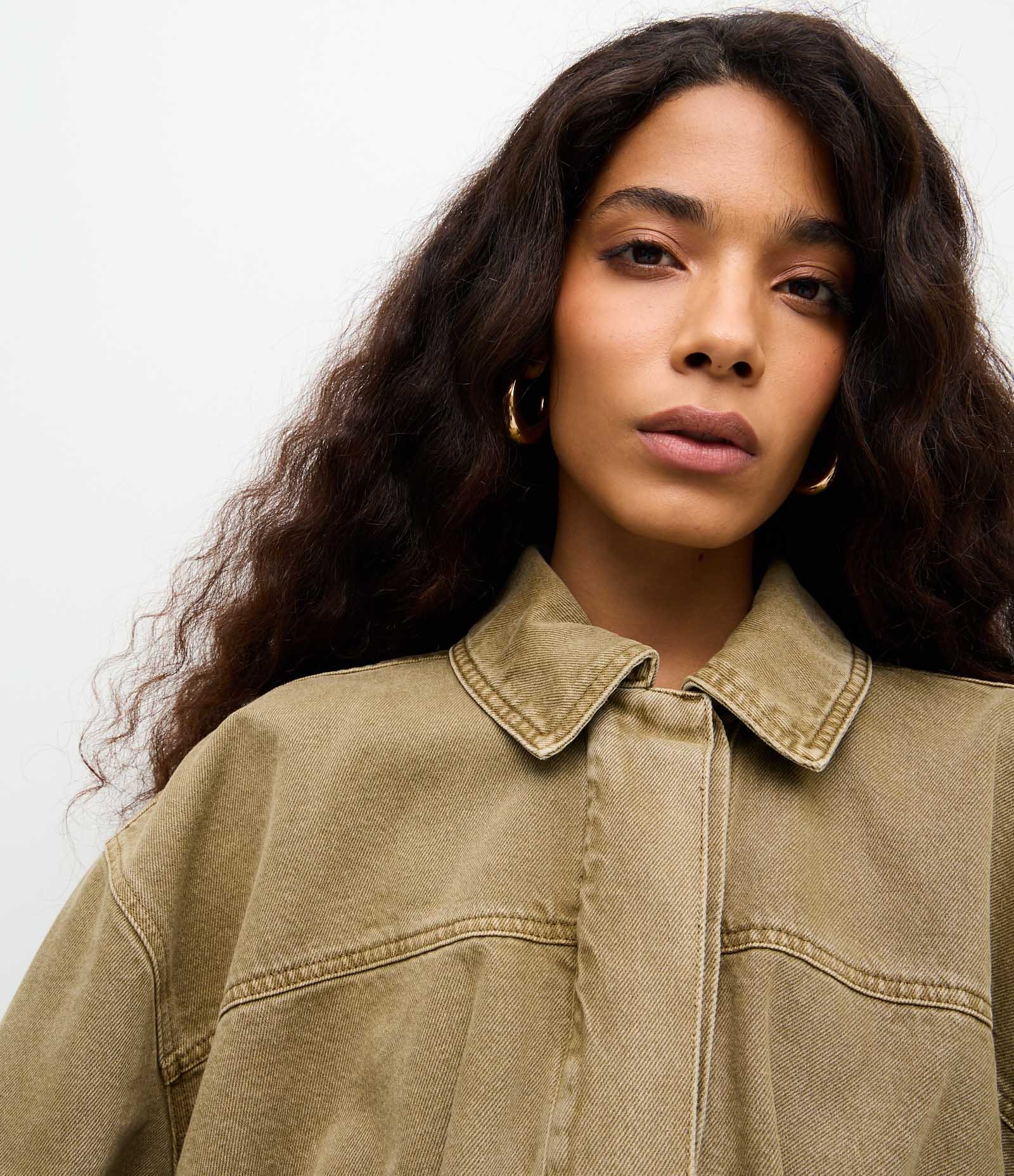 Jaqueta Bomber em Jeans com Pregas e Gola Polo Marrom Taupe 4