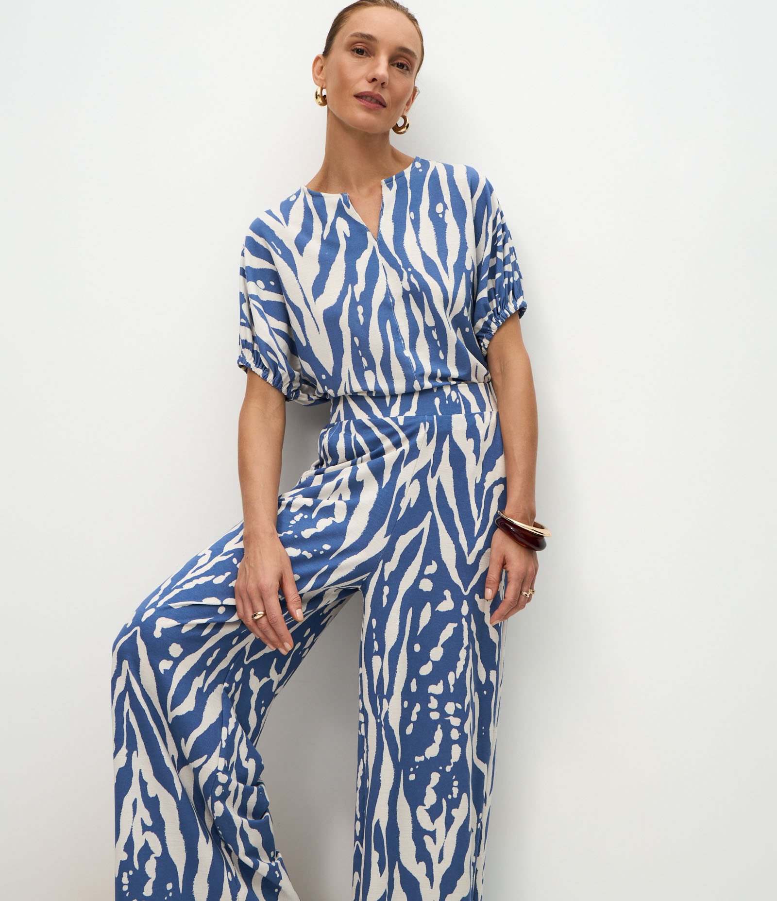 Calça Wide Leg em Malha Piquet Estampa Zebra Abstrata Azul 2