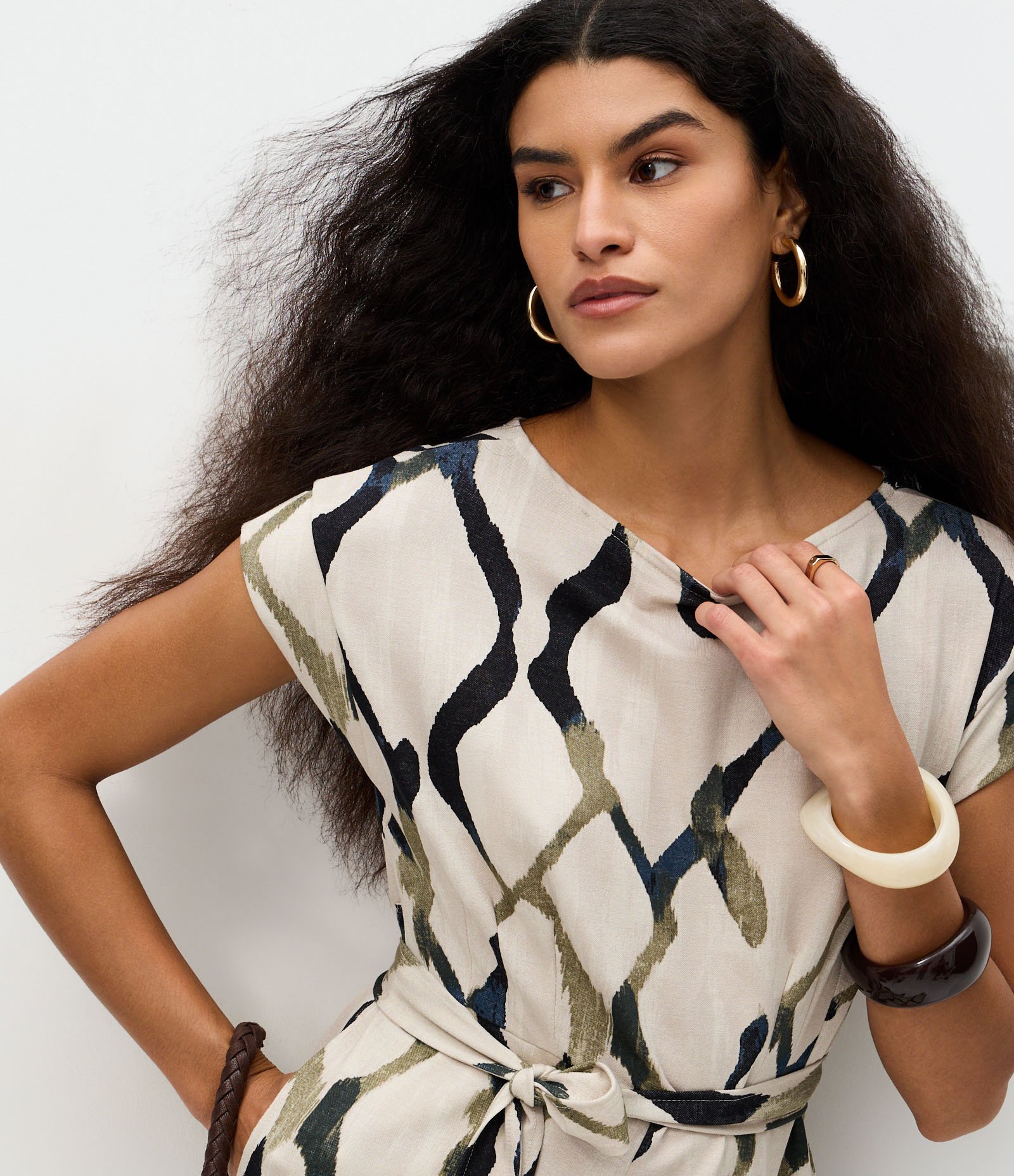 Macacão em Piquet com Cinto e Estampa Abstrata Multicores 4