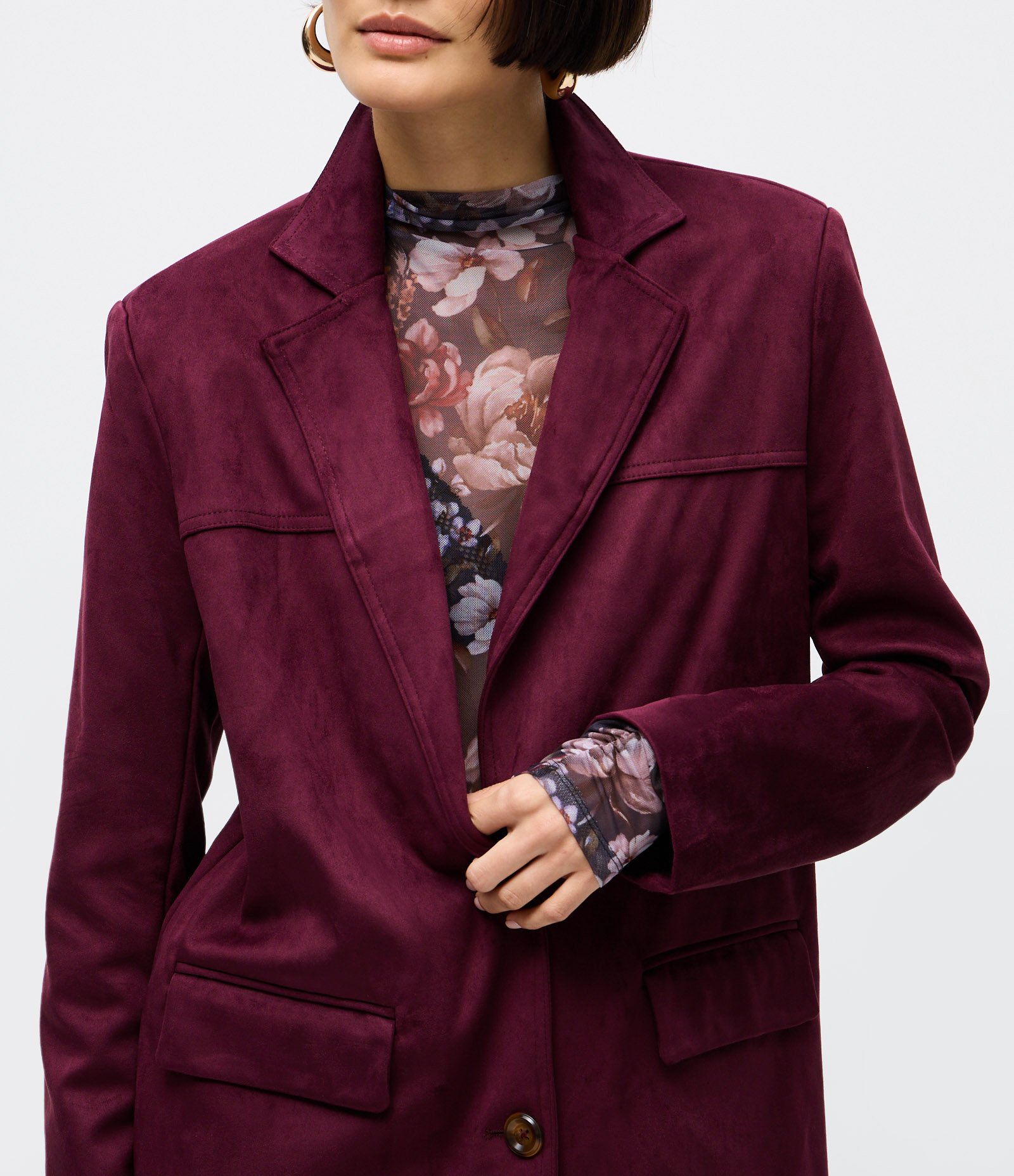 Blazer em Suede com Bolsos e Gola Estruturada Vinho 3