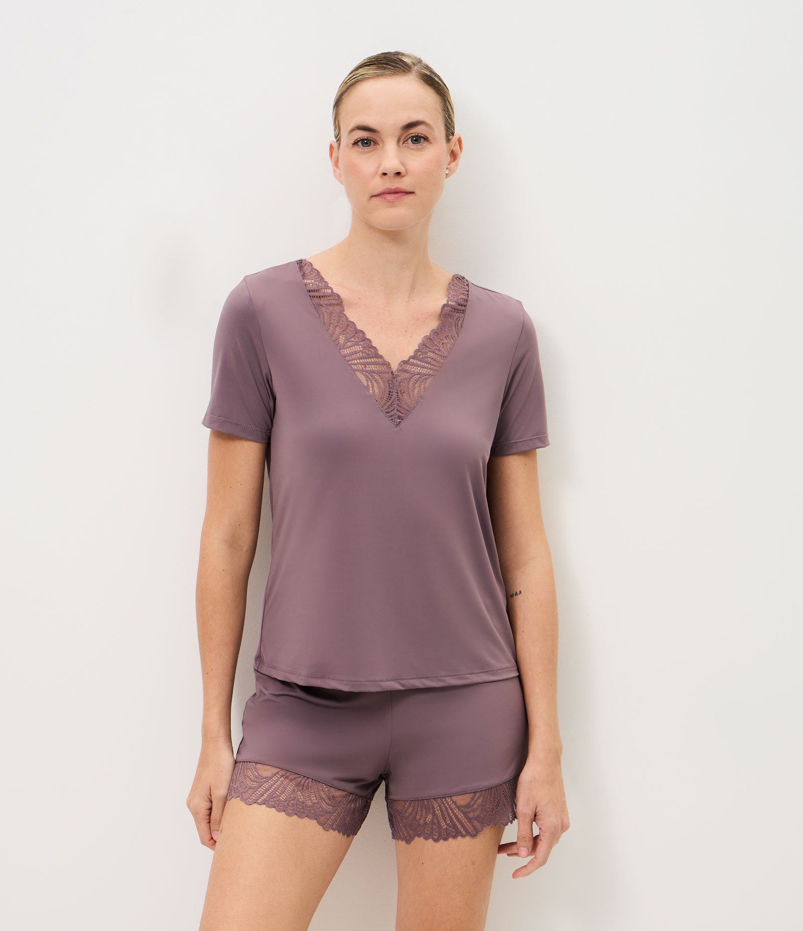 Pijama Short Doll em Microfibra com Detalhes em Renda Roxo 1