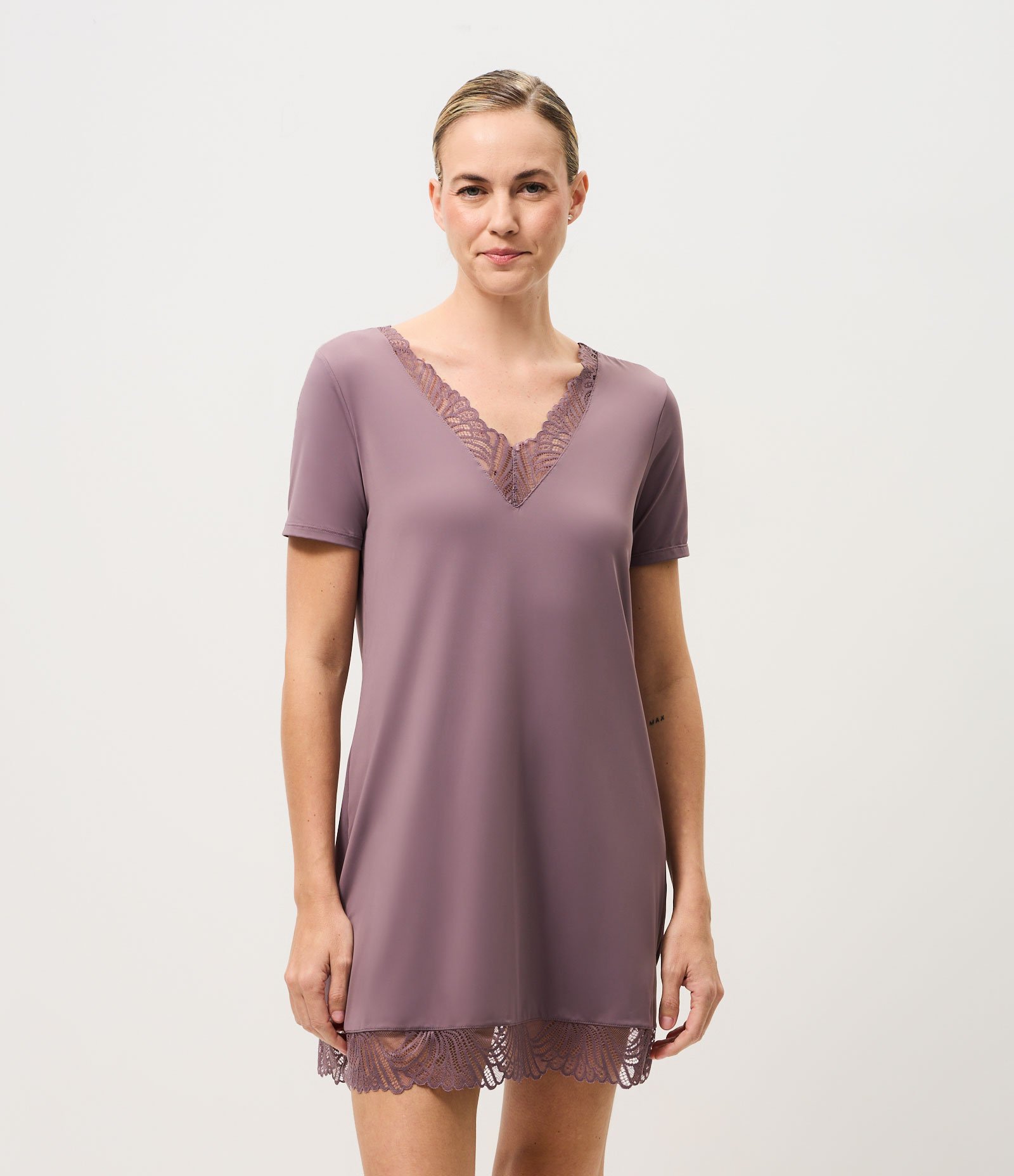Camisola em Microfibra com Detalhes em Renda Roxo 1