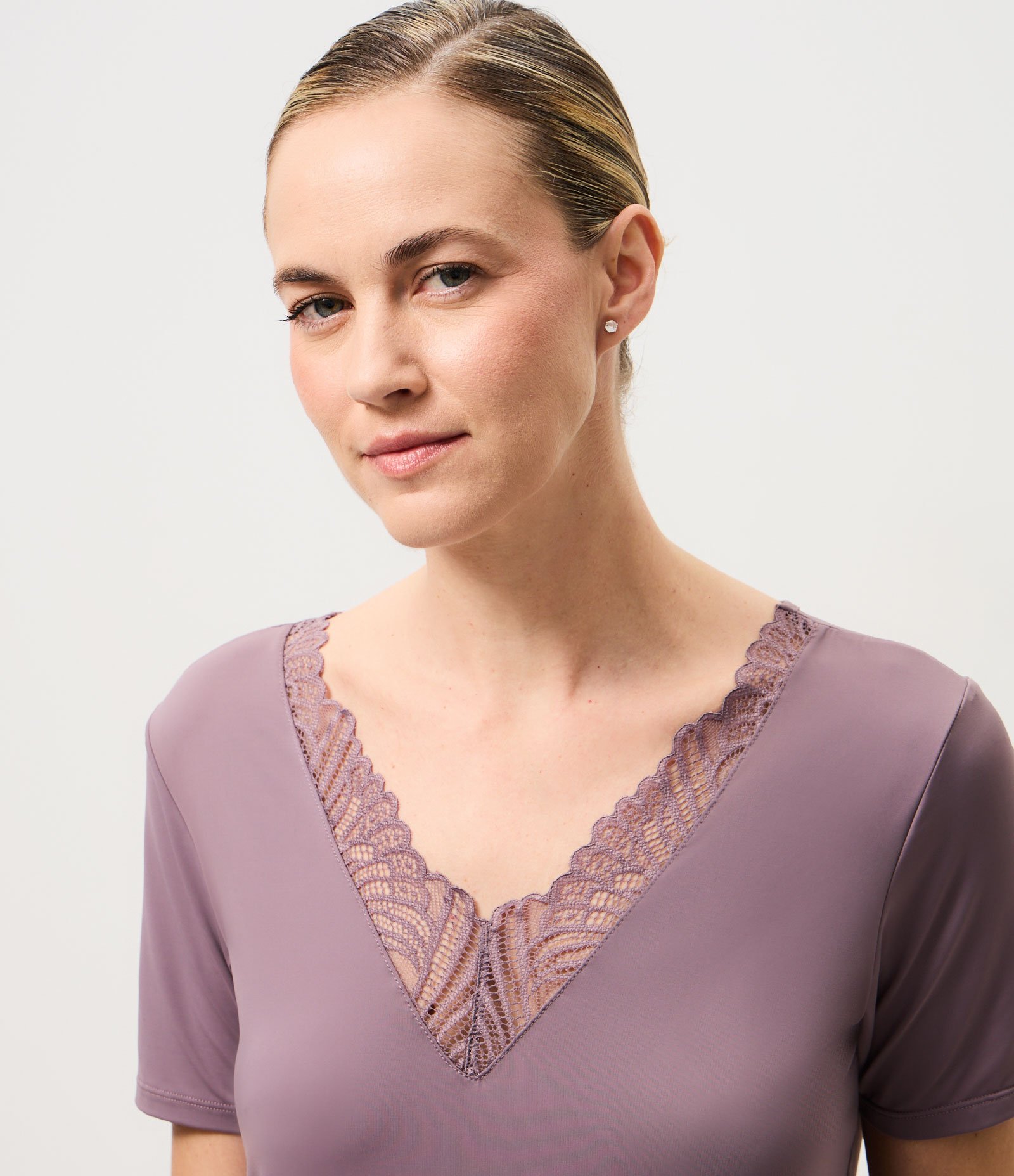 Camisola em Microfibra com Detalhes em Renda Roxo 2
