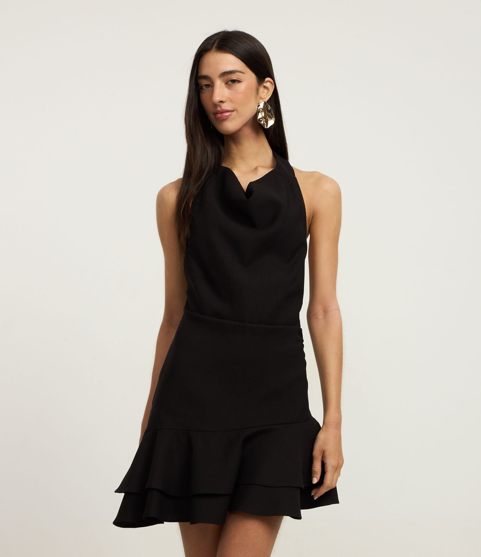 Vestido Evasê Curto com Babados Assimétricos e Alfaiatado Cinza 1