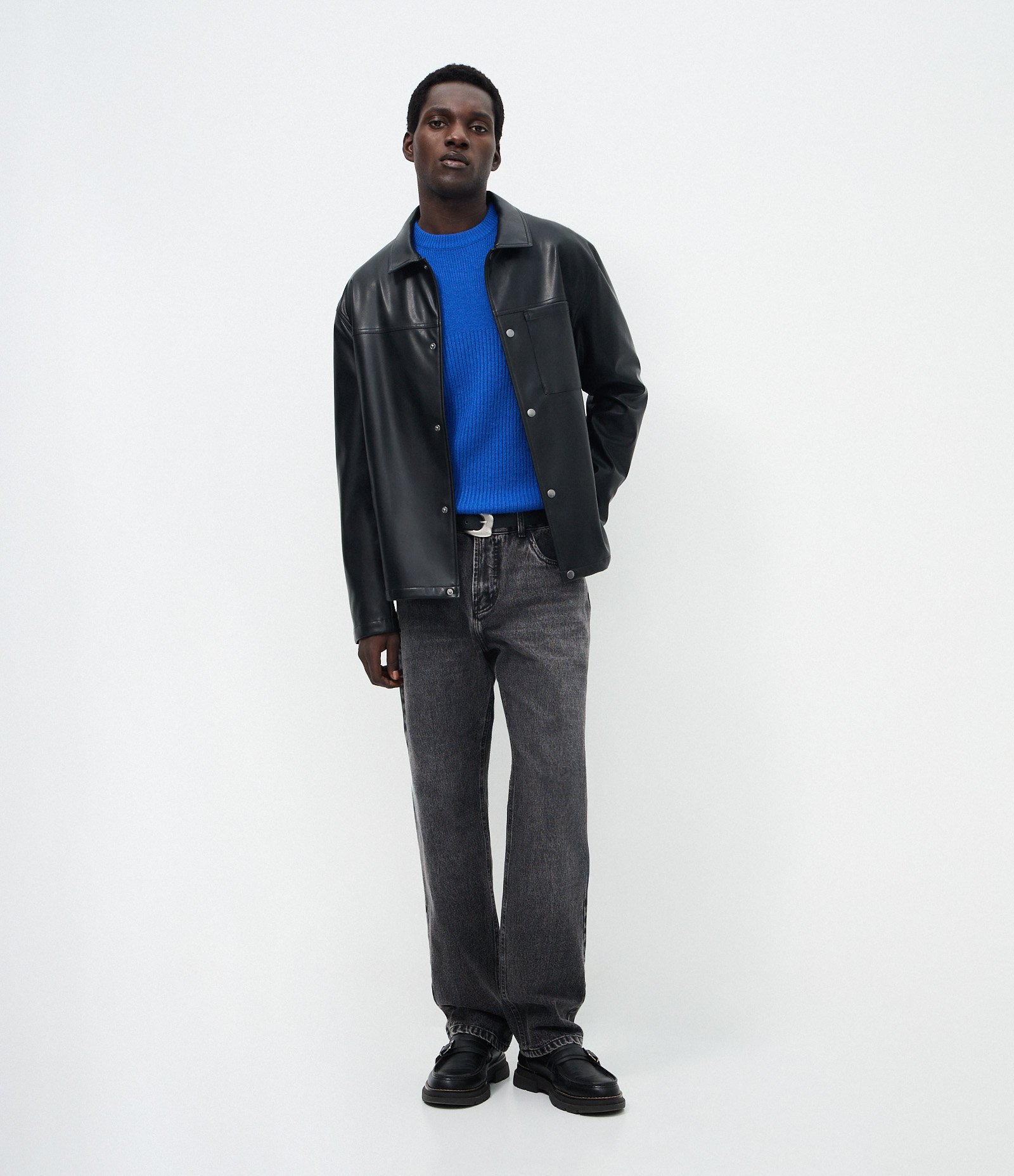 Camisa Overshirt em PU com Bolso Frontal Preto 3