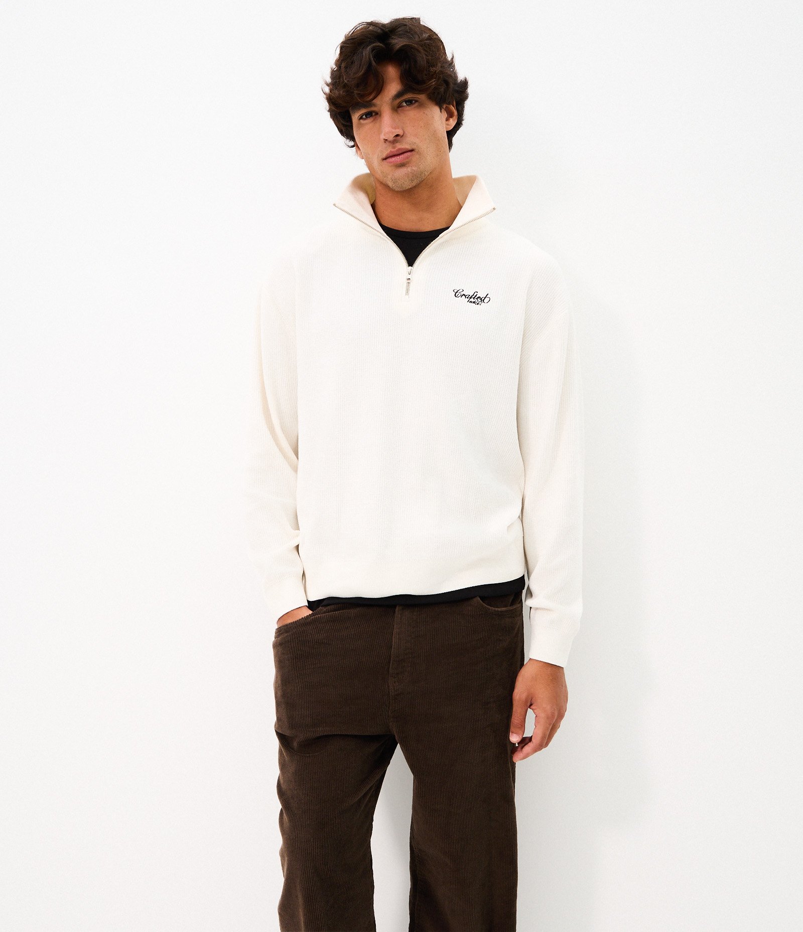Calça Baggy em Veludo Cotelê Marrom 4