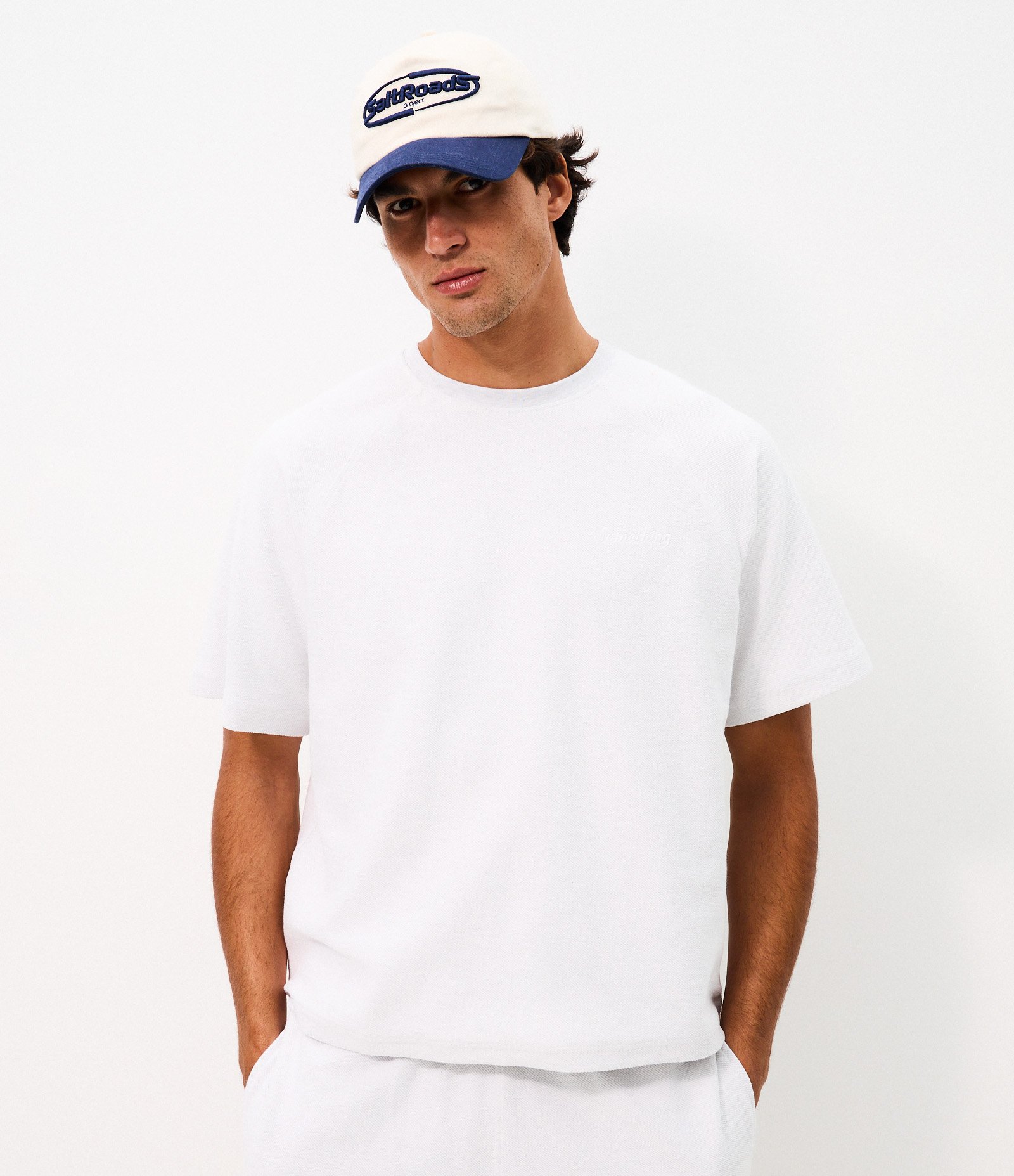 Camiseta Oversized em Moletom com Bordado no Peito Branco 4