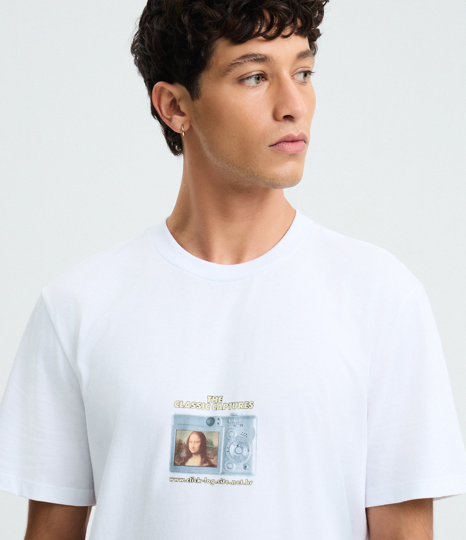 Camiseta Comfort em Algodão com Estampa Classic Captures Monalisa Branco 4