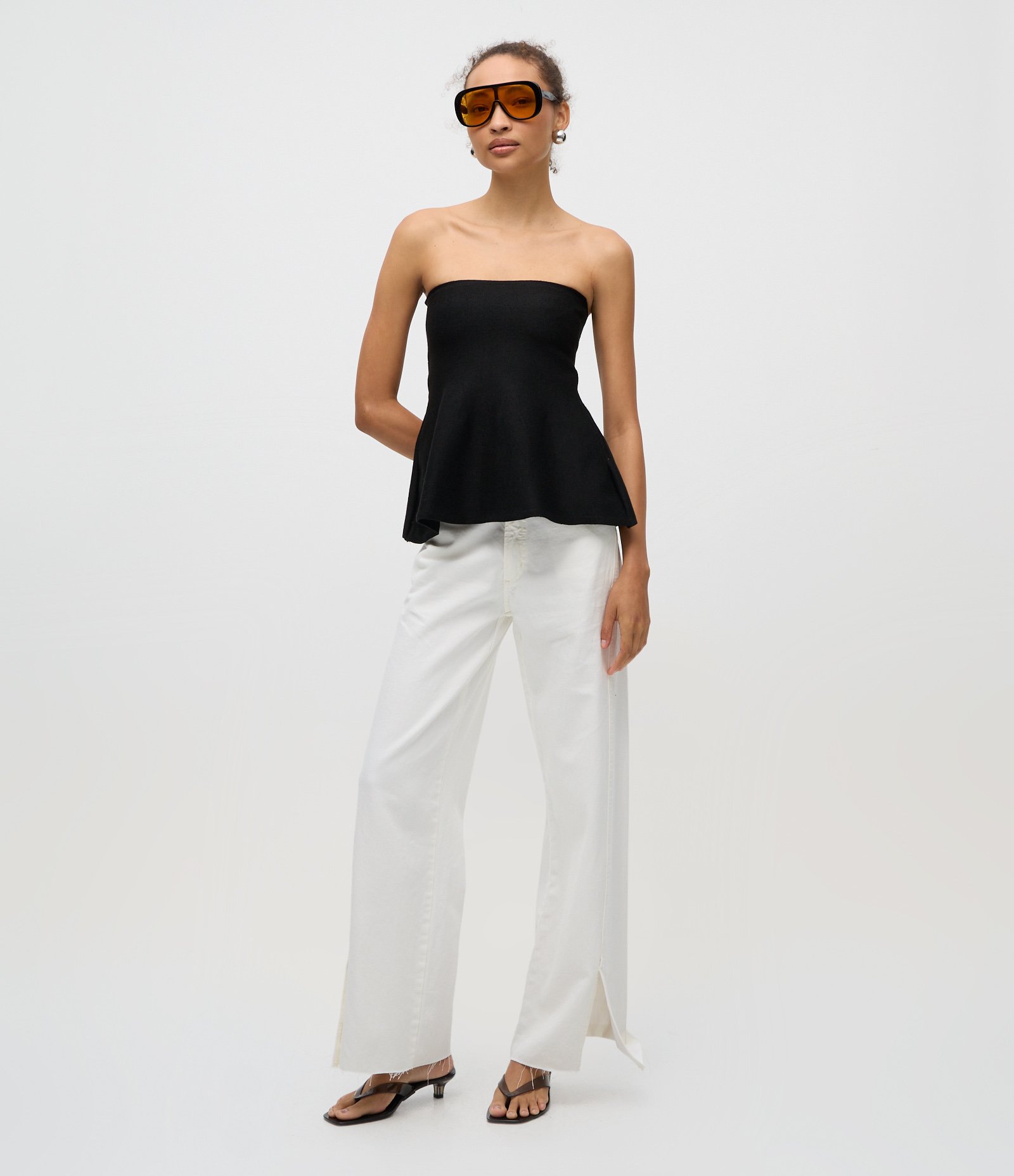 Blusa Tomara que Caia em Tricô com Peplum na Barra Preto 2