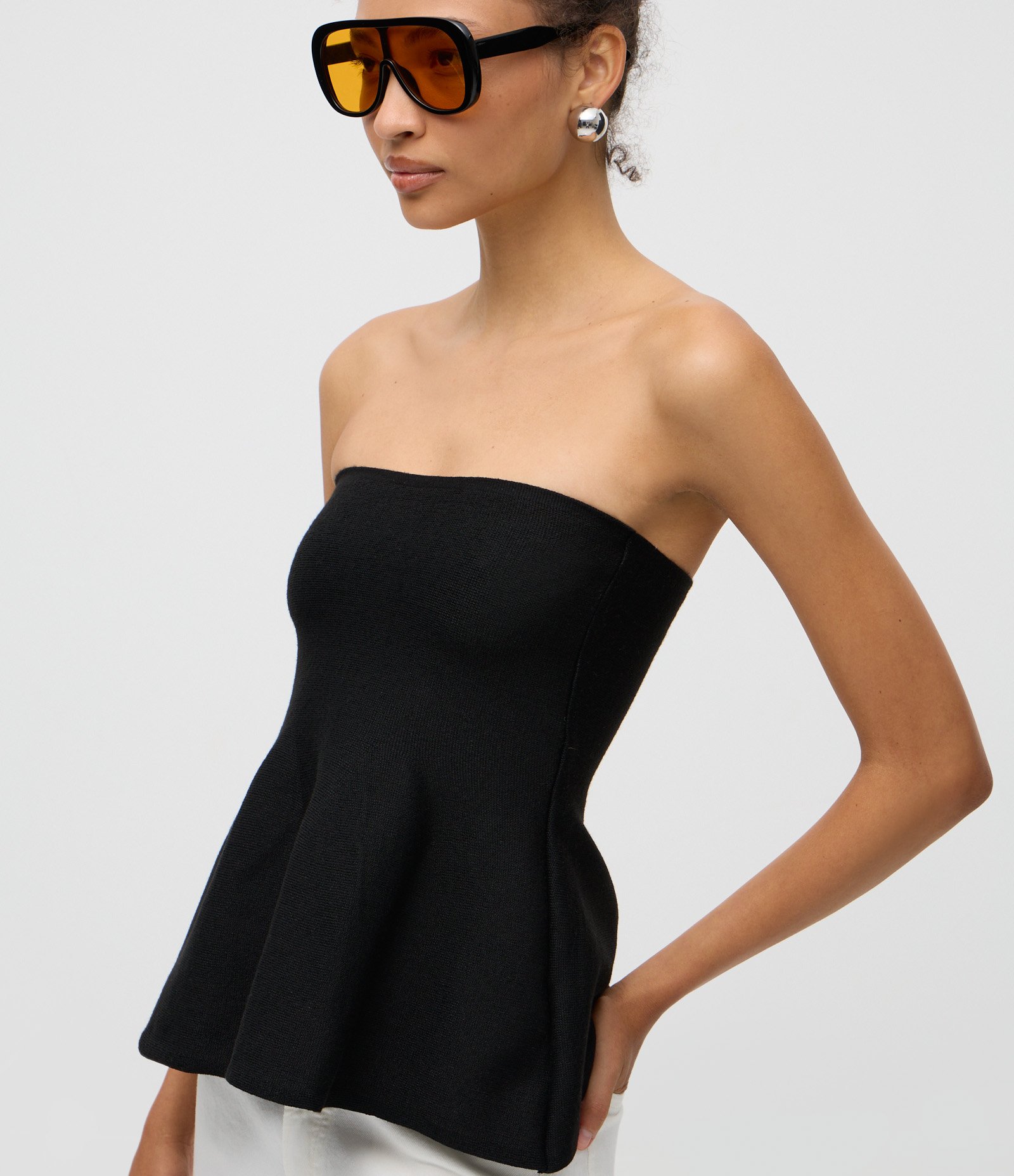 Blusa Tomara que Caia em Tricô com Peplum na Barra Preto 3