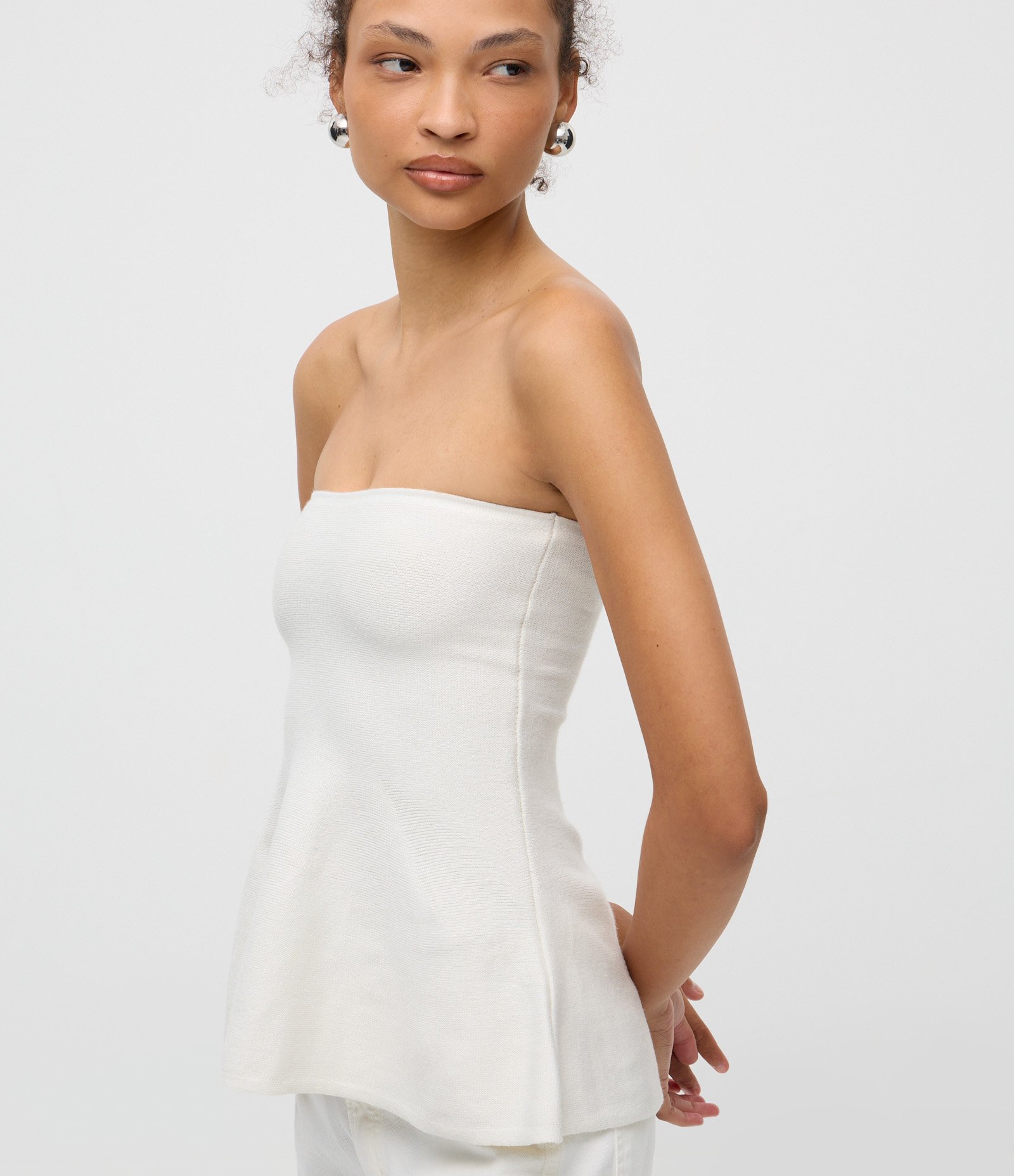 Blusa Tomara que Caia em Tricô com Peplum na Barra Branco 3