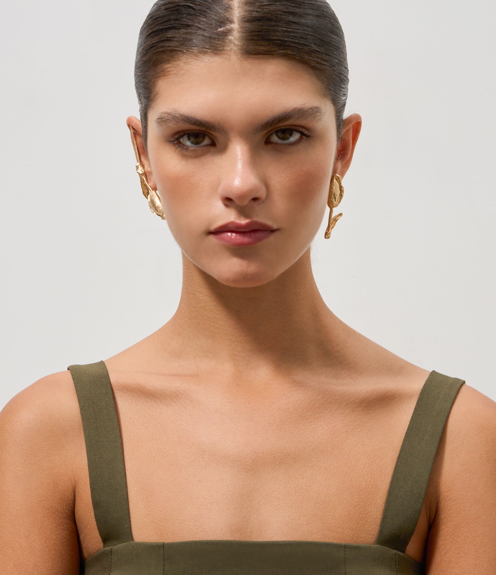 Brincos Ear Cuff em Metal com Design de Tulipa Dourado 5
