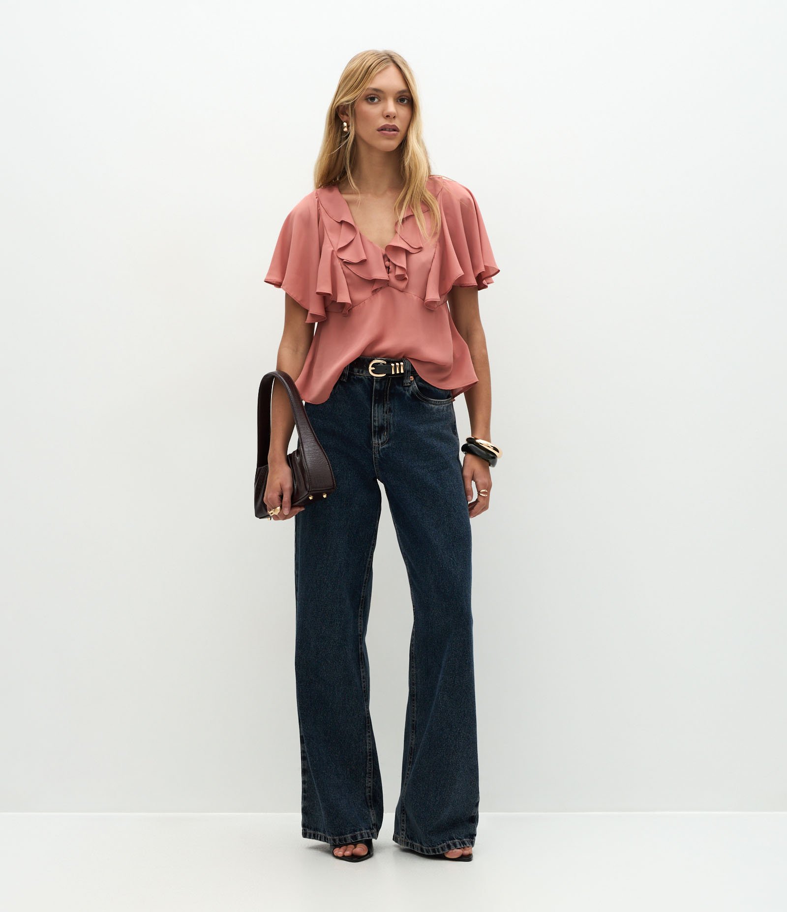 Blusa em Crepe com Mangas Curtas Estilo Borboleta Rosa 2