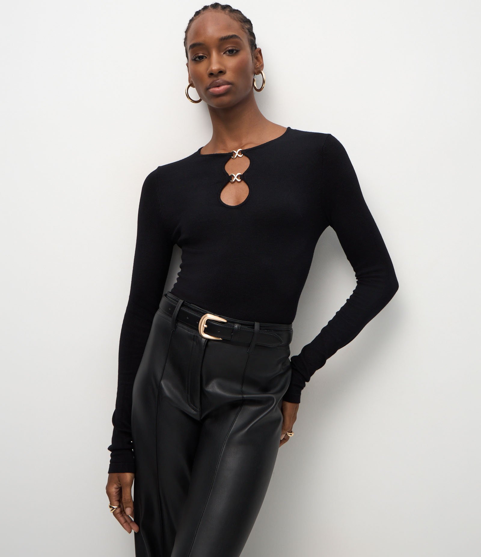 Blusa Regular em Tricô com Aviamento no Decote Preto 1