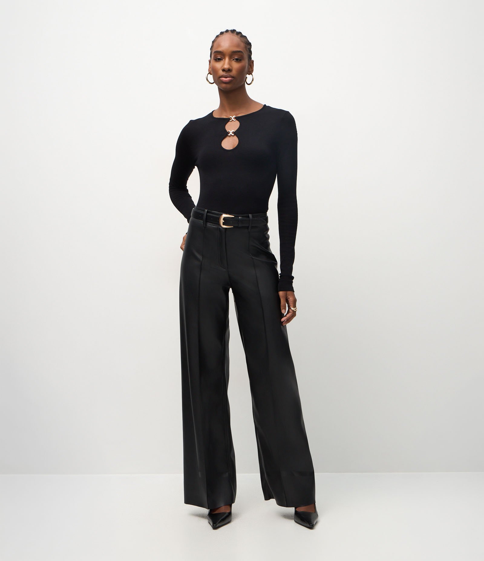 Blusa Regular em Tricô com Aviamento no Decote Preto 2