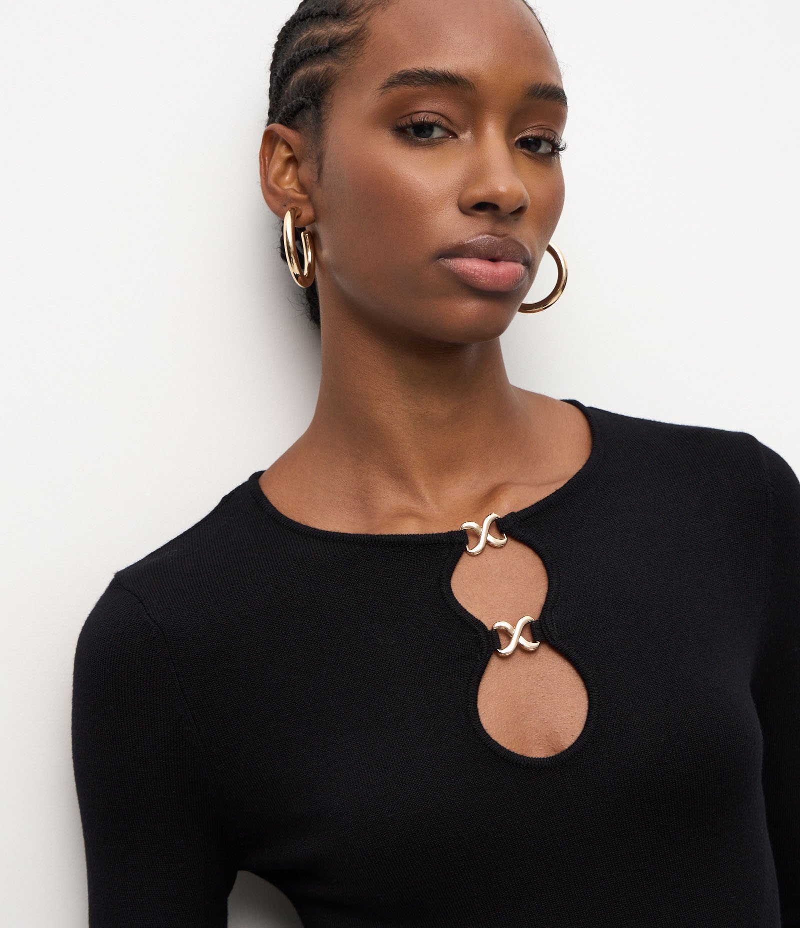 Blusa Regular em Tricô com Aviamento no Decote Preto 3