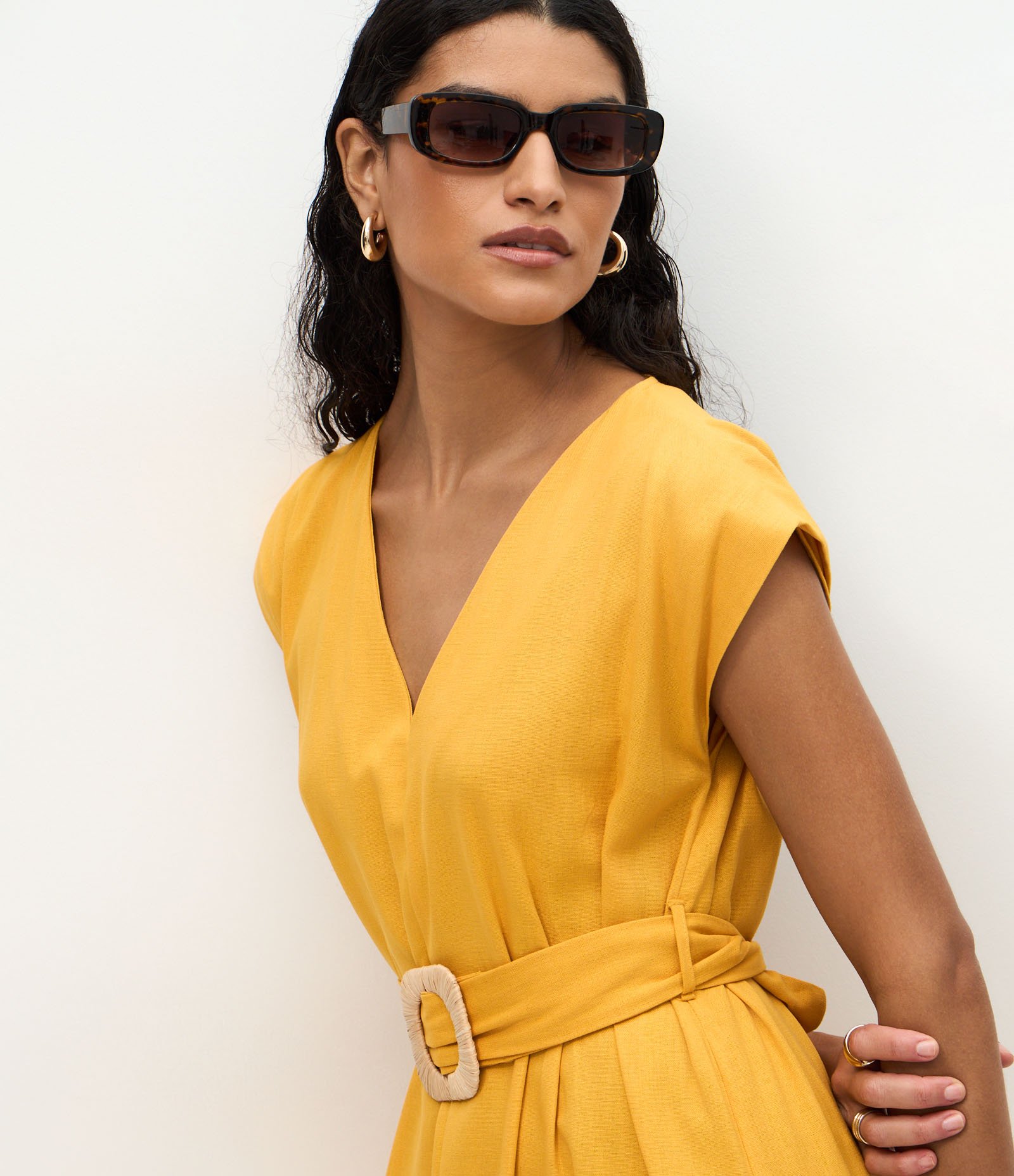 Vestido Midi em Viscolinho com Faixa na Cintura Amarelo 3