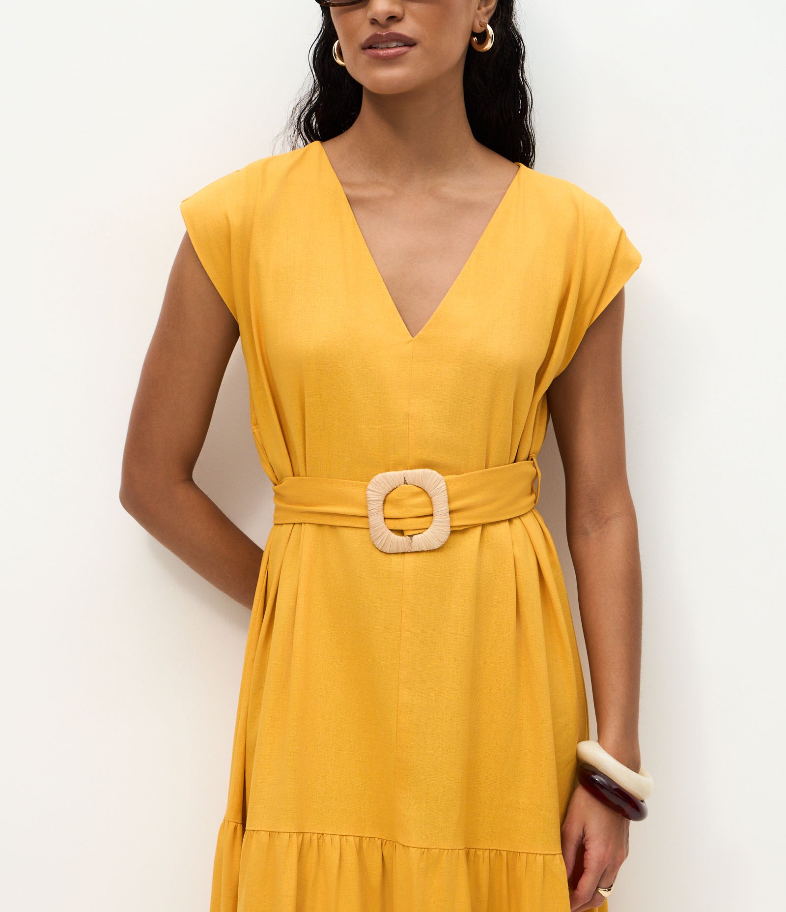 Vestido Midi em Viscolinho com Faixa na Cintura Amarelo 4
