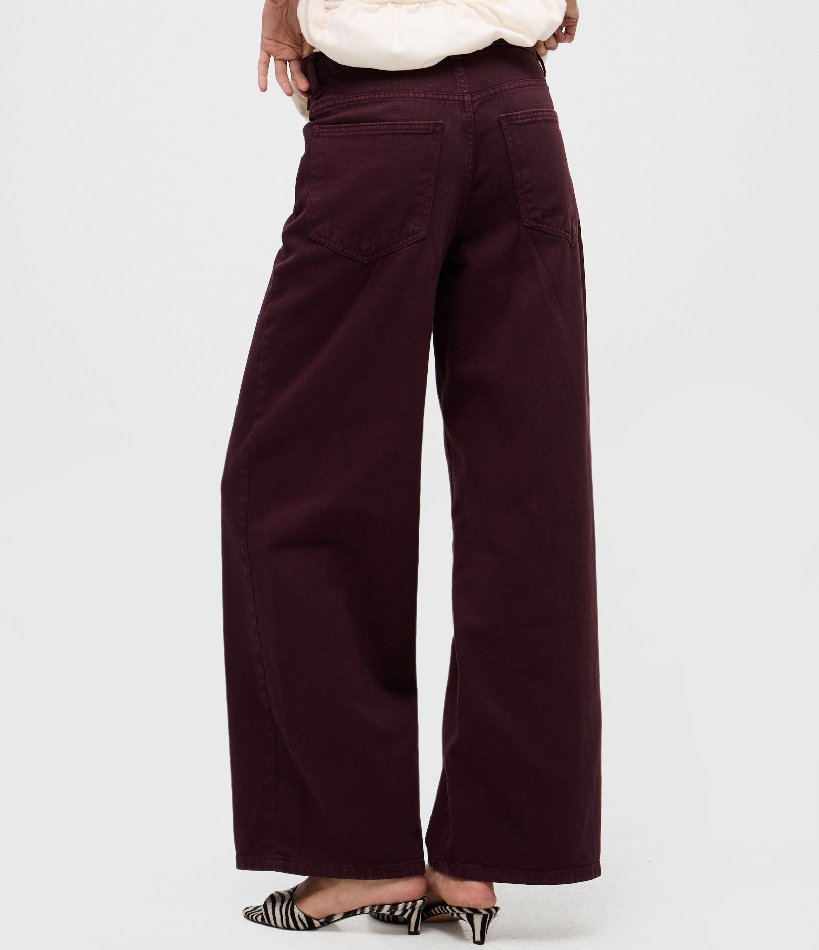Calça Wide Leg em Sarja com Cintura Baixa Vermelho Escuro 4