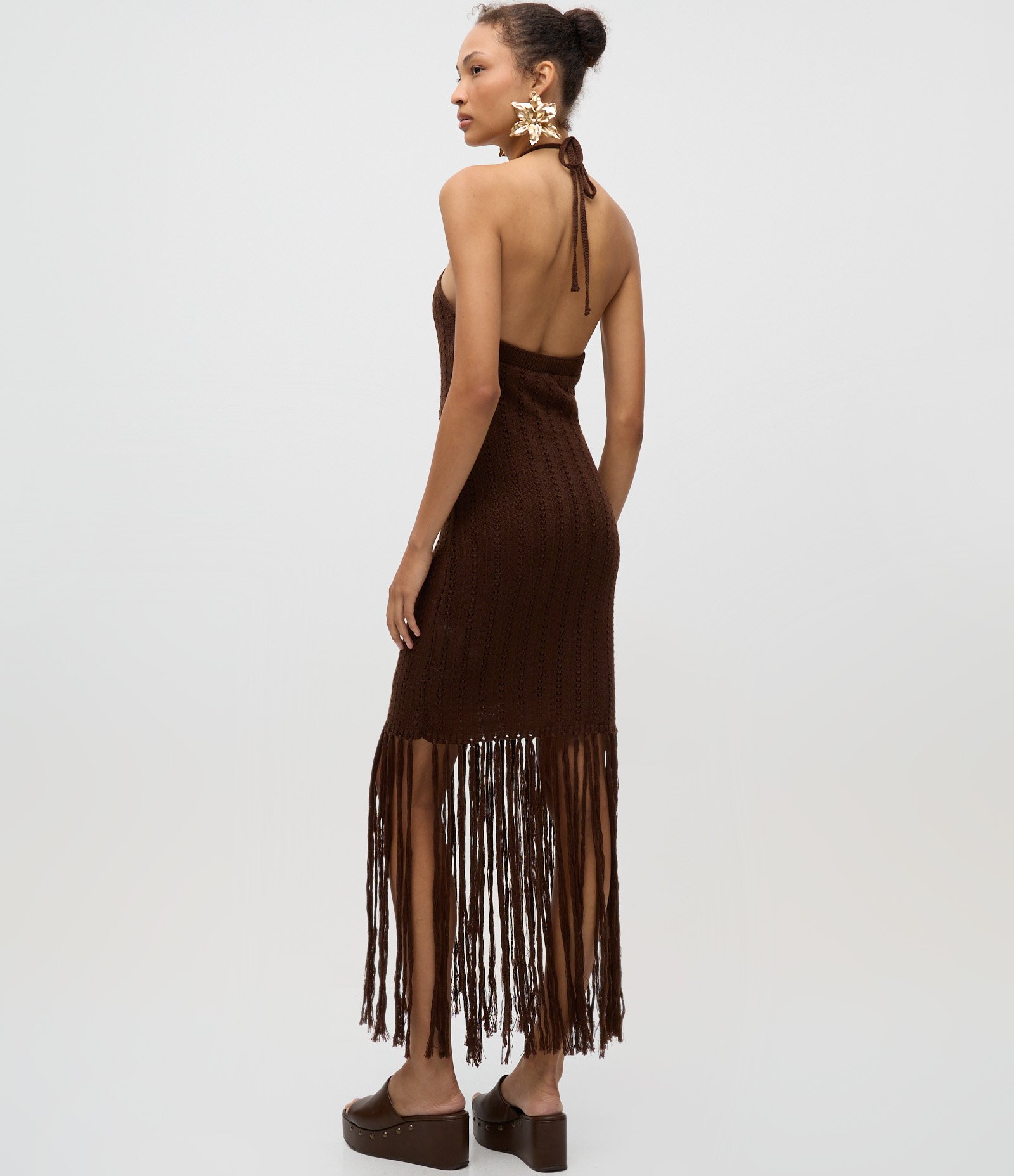 Vestido em Tricô Sem Manga com Franja na Barra Marrom 4