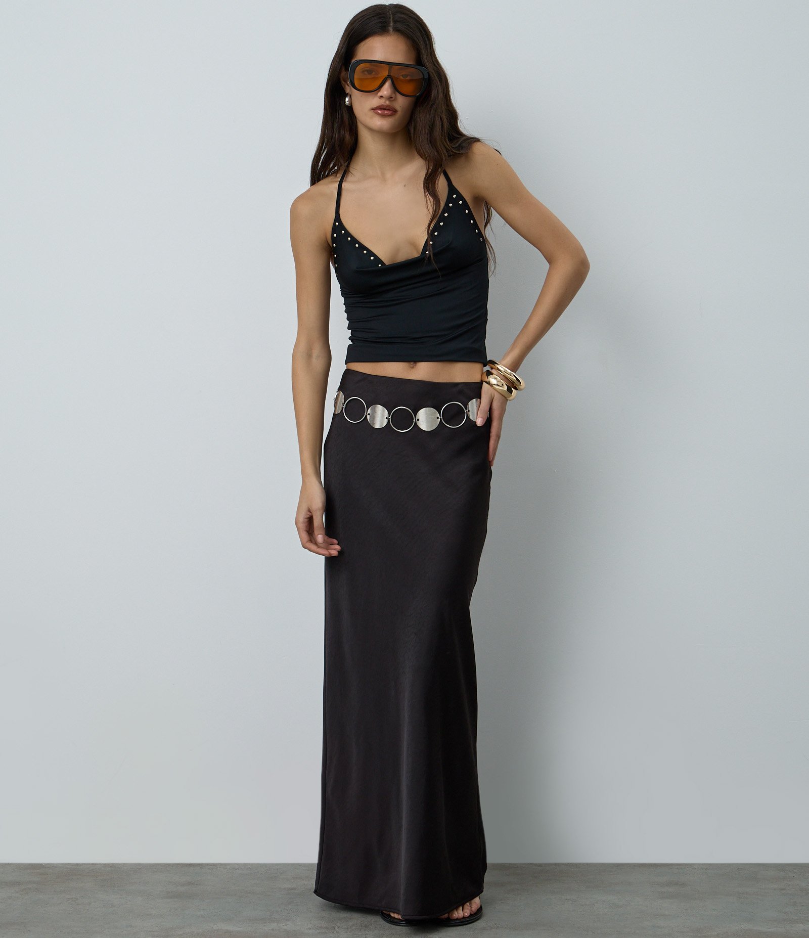 Blusa Frente Única em Microfibra com Tachinhas no Decote Preto 2