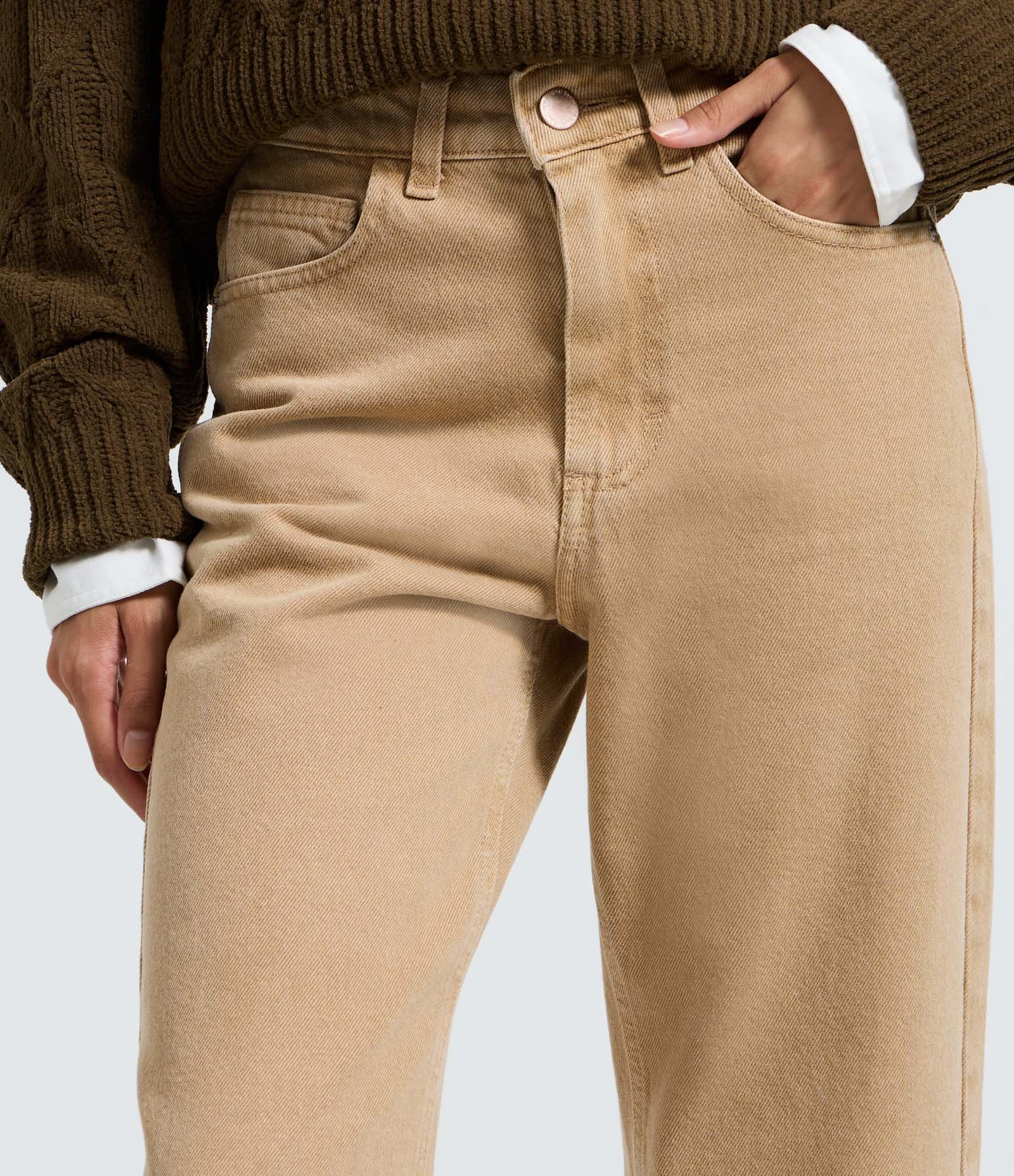 Calça Reta Cropped em Sarja com Cintura Alta Marrom Claro 4