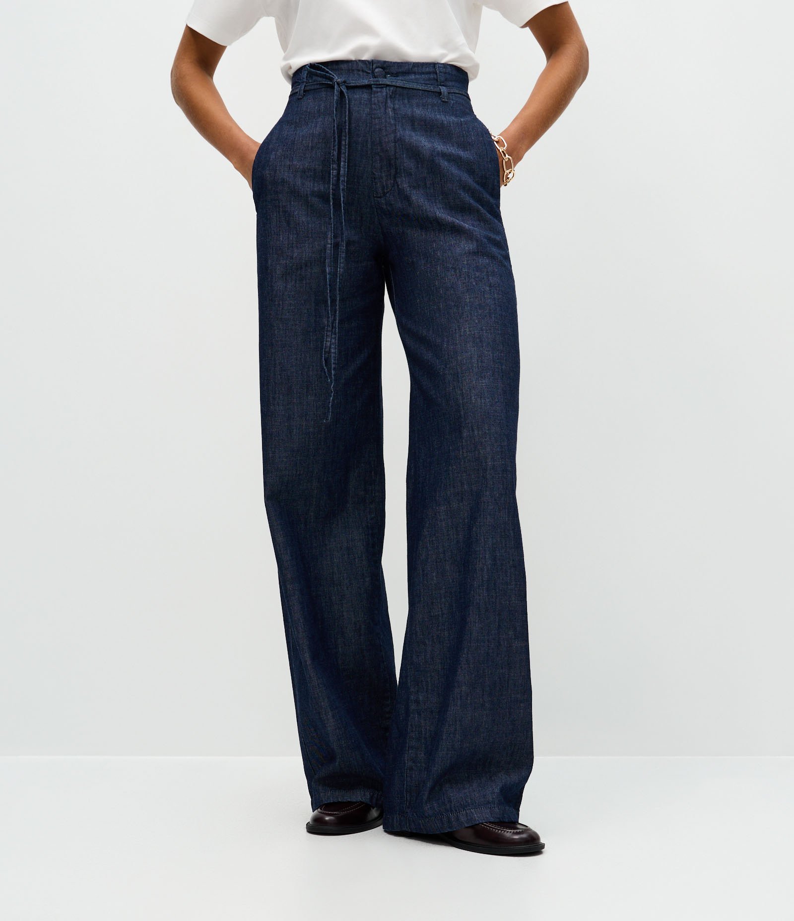 Calça Wide em Jeans com Cinto e Cintura Alta Azul Marinho 3